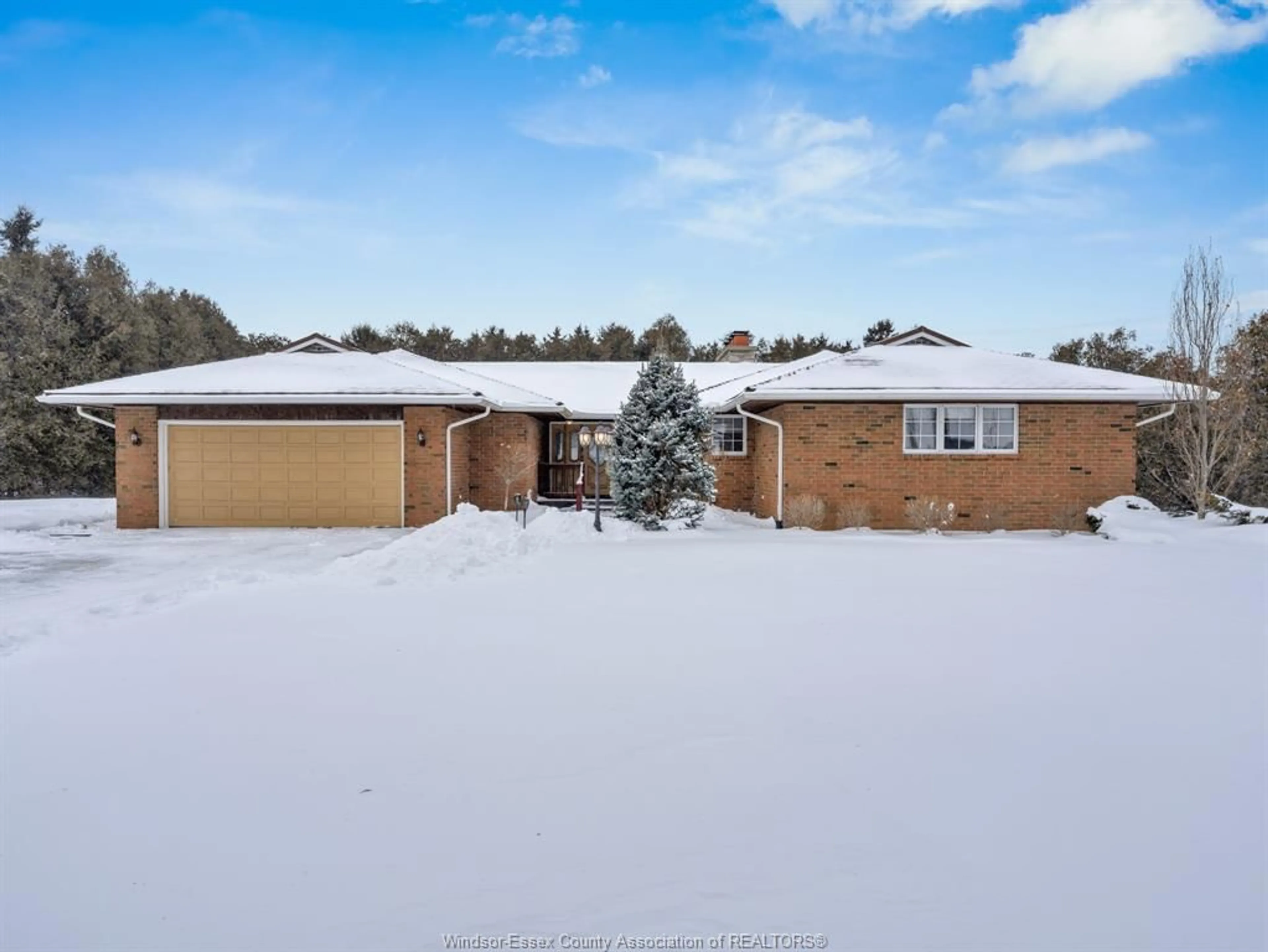 A pic from outside/outdoor area/front of a property/back of a property/a pic from drone, unknown for 271-273 MERSEA RD 12, Leamington Ontario N8H 3V6