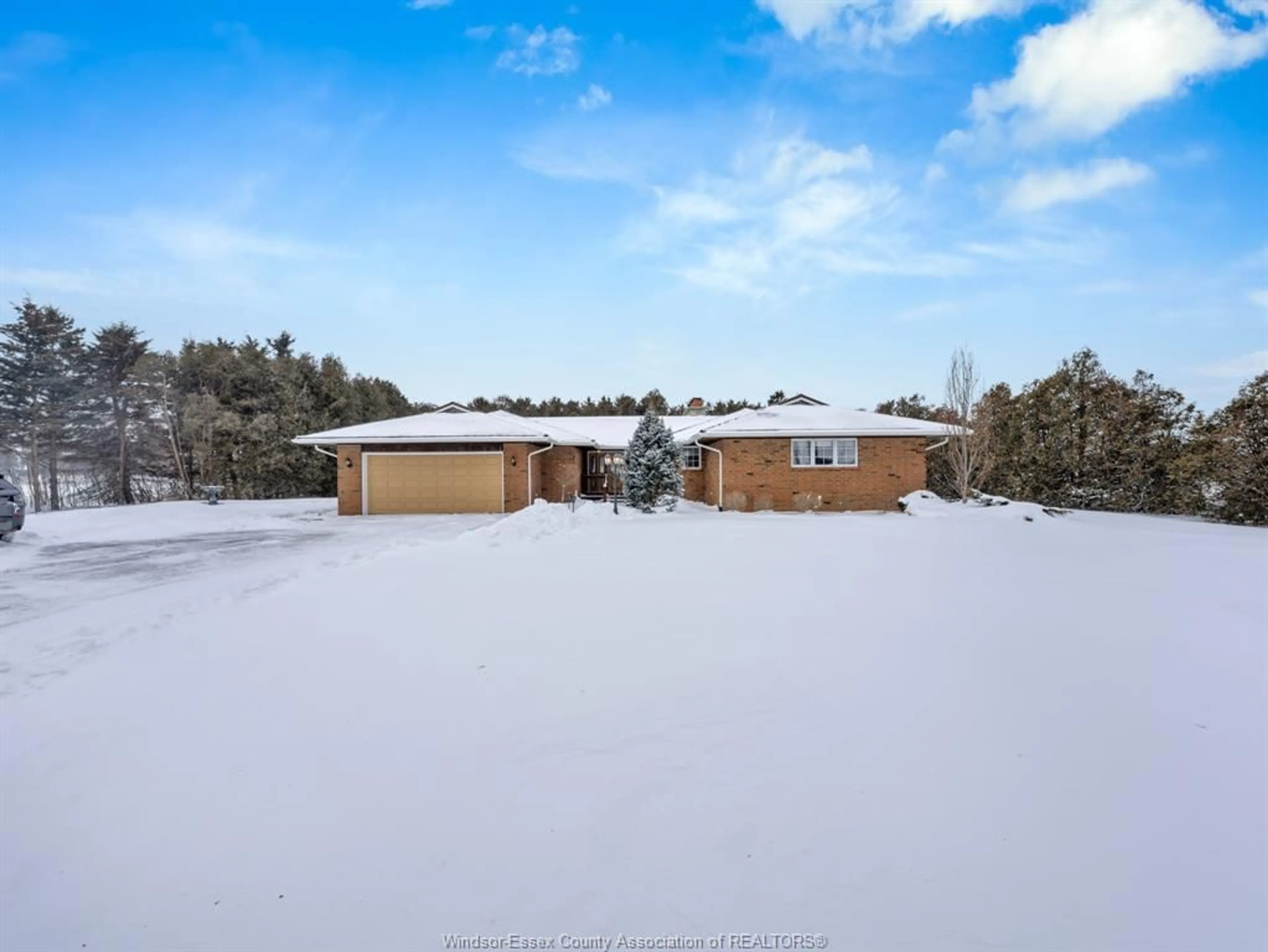 A pic from outside/outdoor area/front of a property/back of a property/a pic from drone, water/lake/river/ocean view for 271-273 MERSEA RD 12, Leamington Ontario N8H 3V6