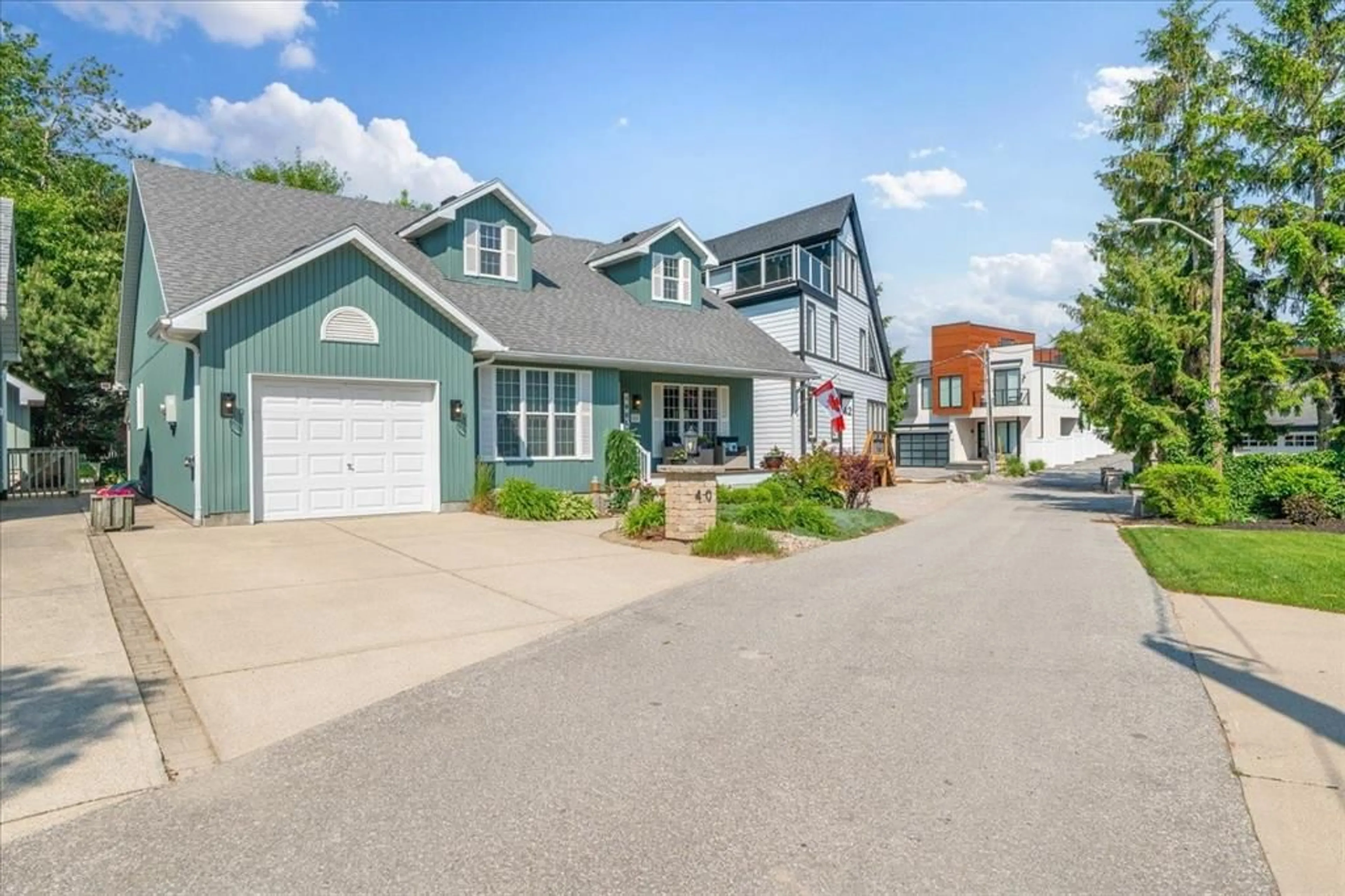 Unknown for 40 LAKESIDE Cir, Grand Bend Ontario N0M 1T0