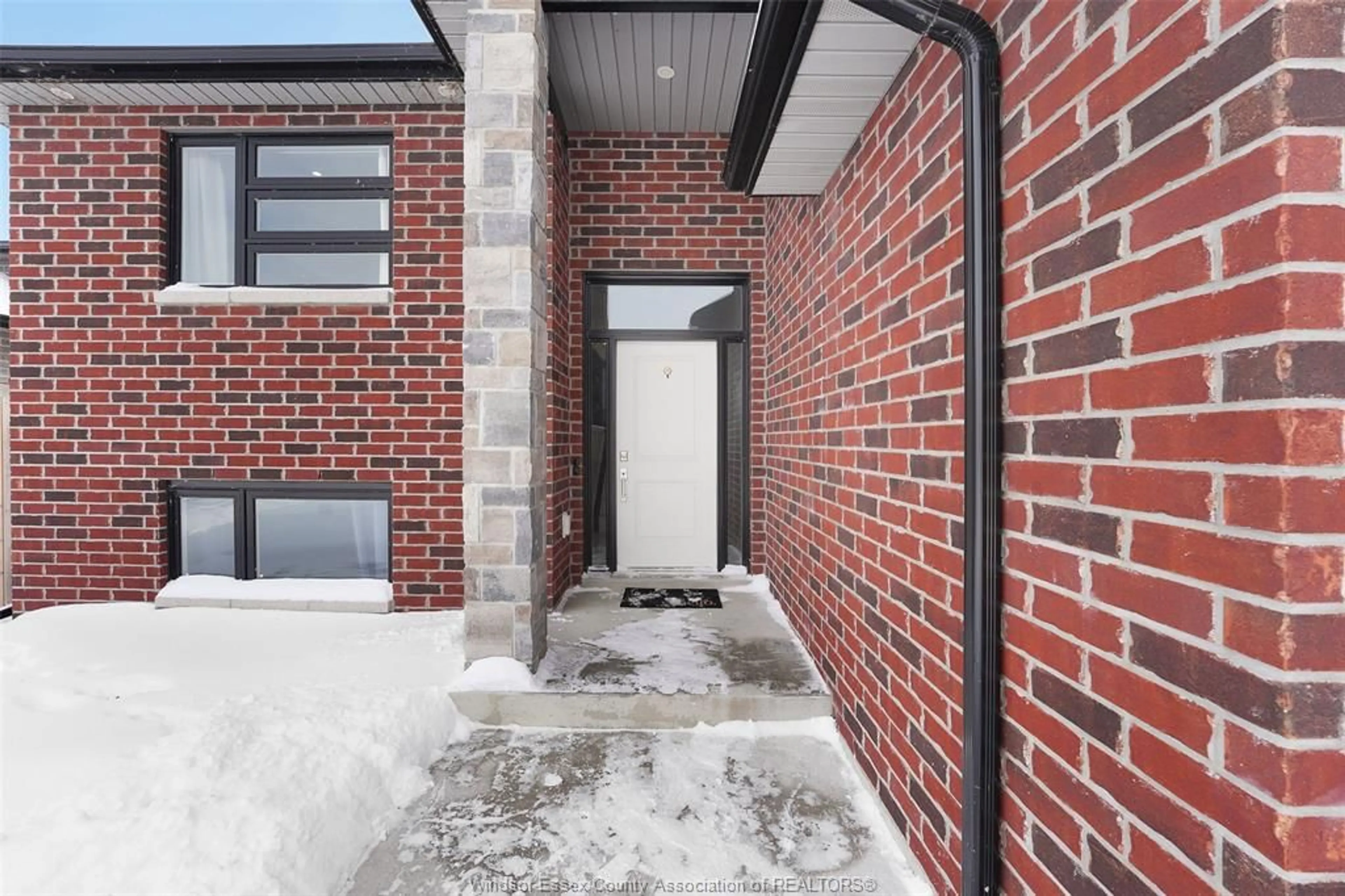 Home with brick exterior material, street for 189 DAVIS St, Amherstburg Ontario N9V 0C2