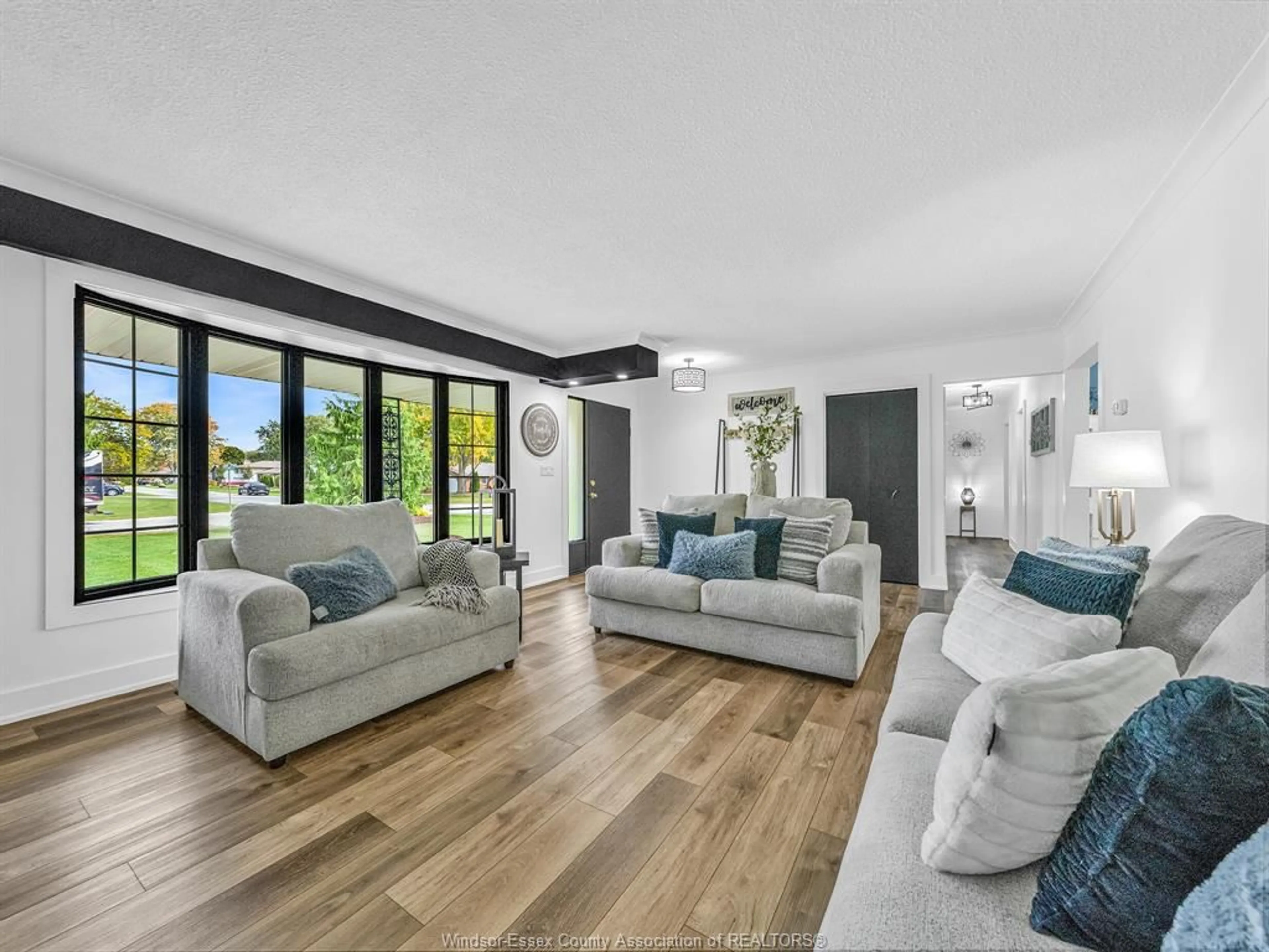 Living room with furniture, unknown for 1367 Oxford Ave, Kingsville Ontario N9Y 2S8