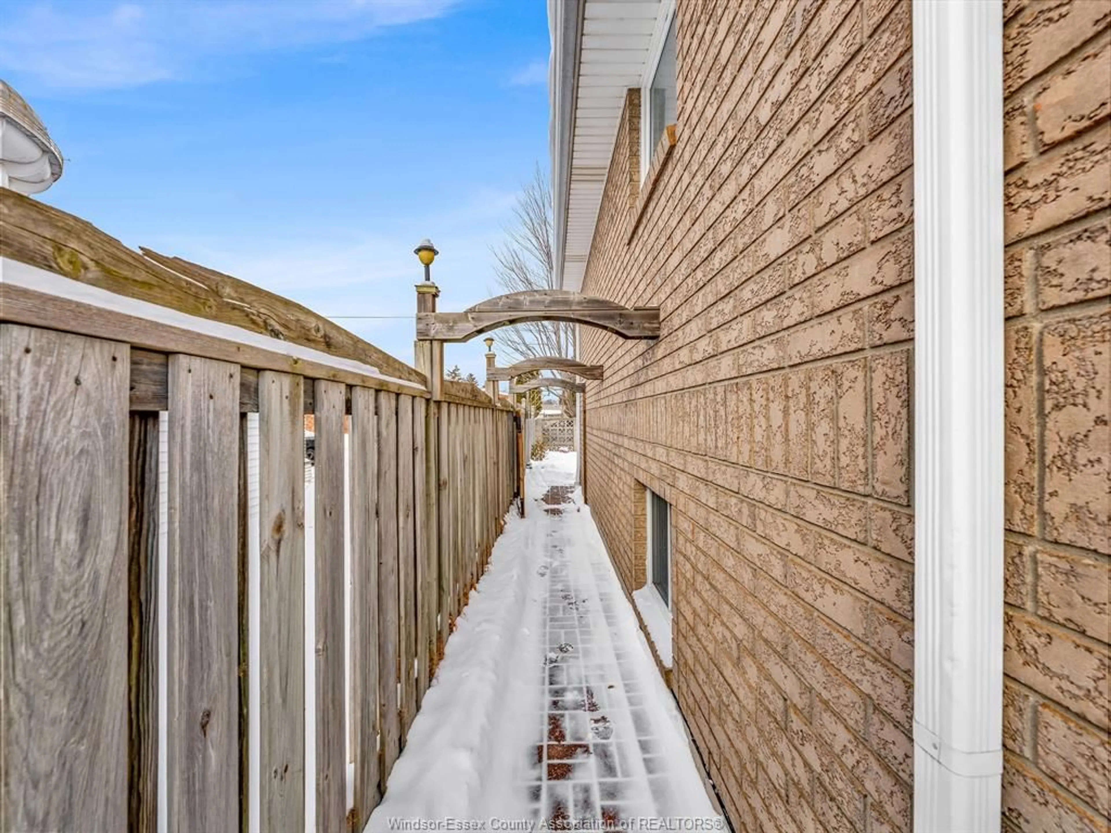 Patio, street for 1155 HANNA St, Windsor Ontario N8X 5B9