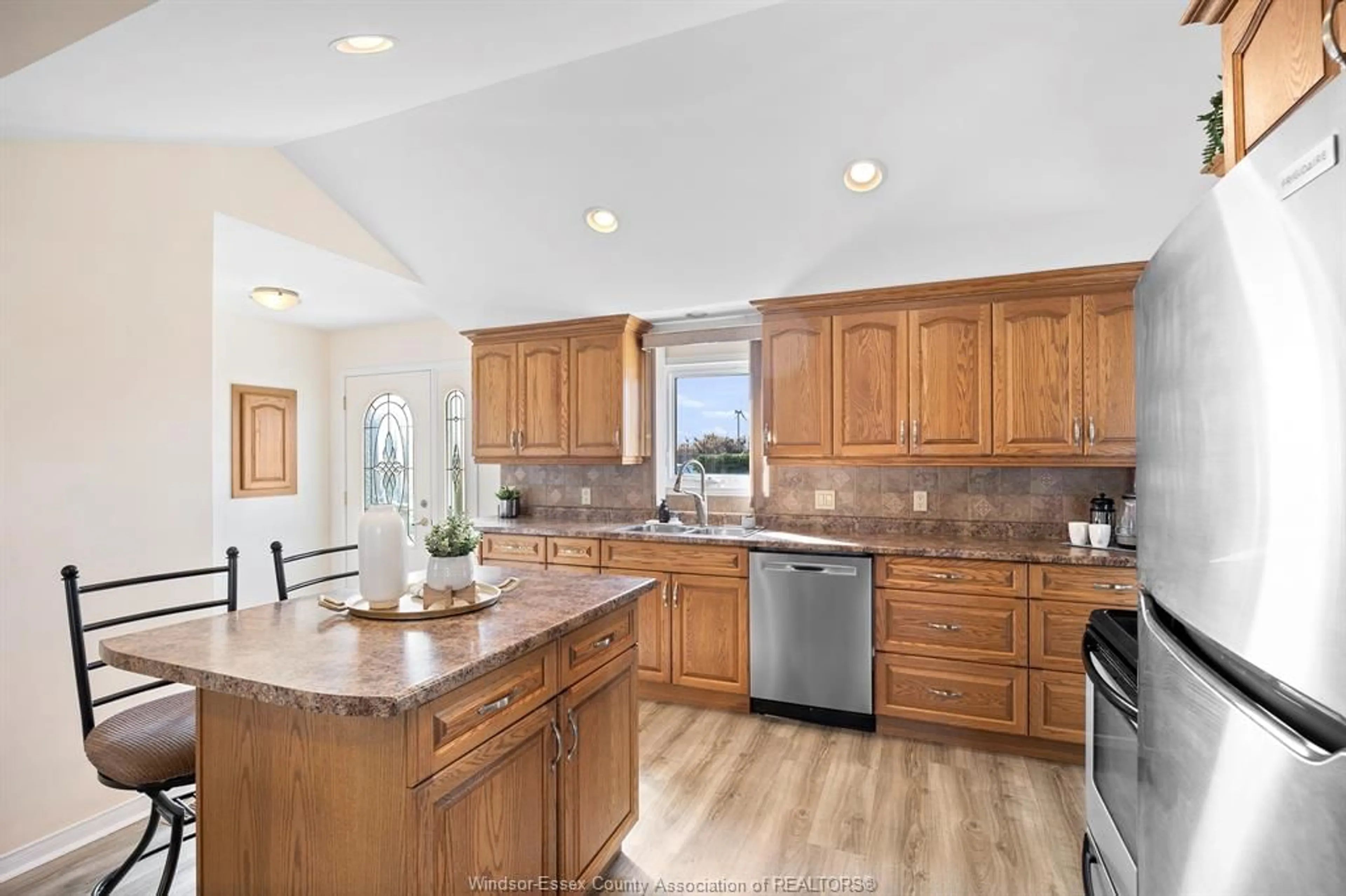 Open concept kitchen, ceramic/tile floor for 15230 COUTURE BEACH, Lakeshore Ontario N0P 2L0