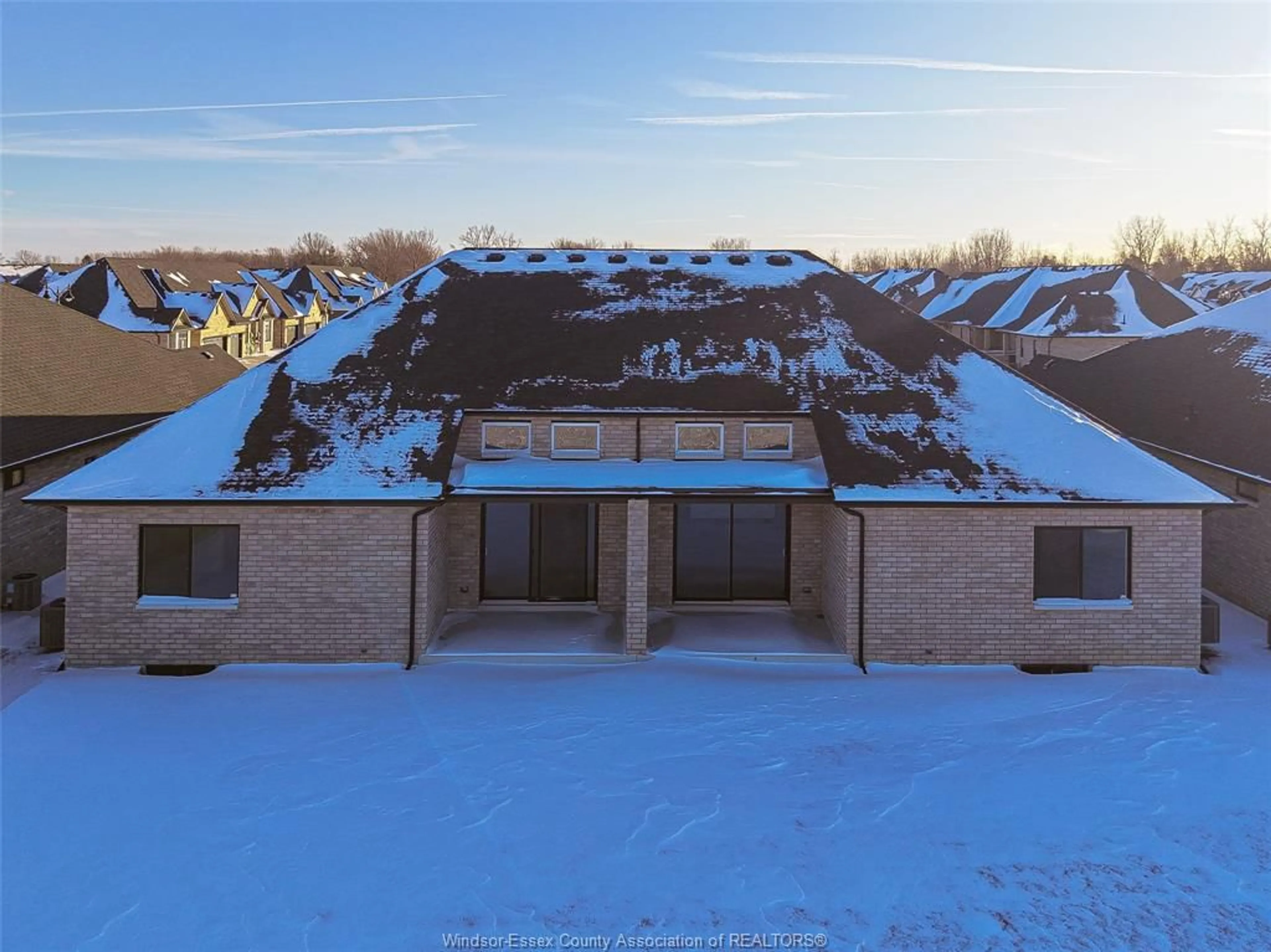 A pic from outside/outdoor area/front of a property/back of a property/a pic from drone, building for 218 MCLELLAN Ave, Amherstburg Ontario N9V 0H1