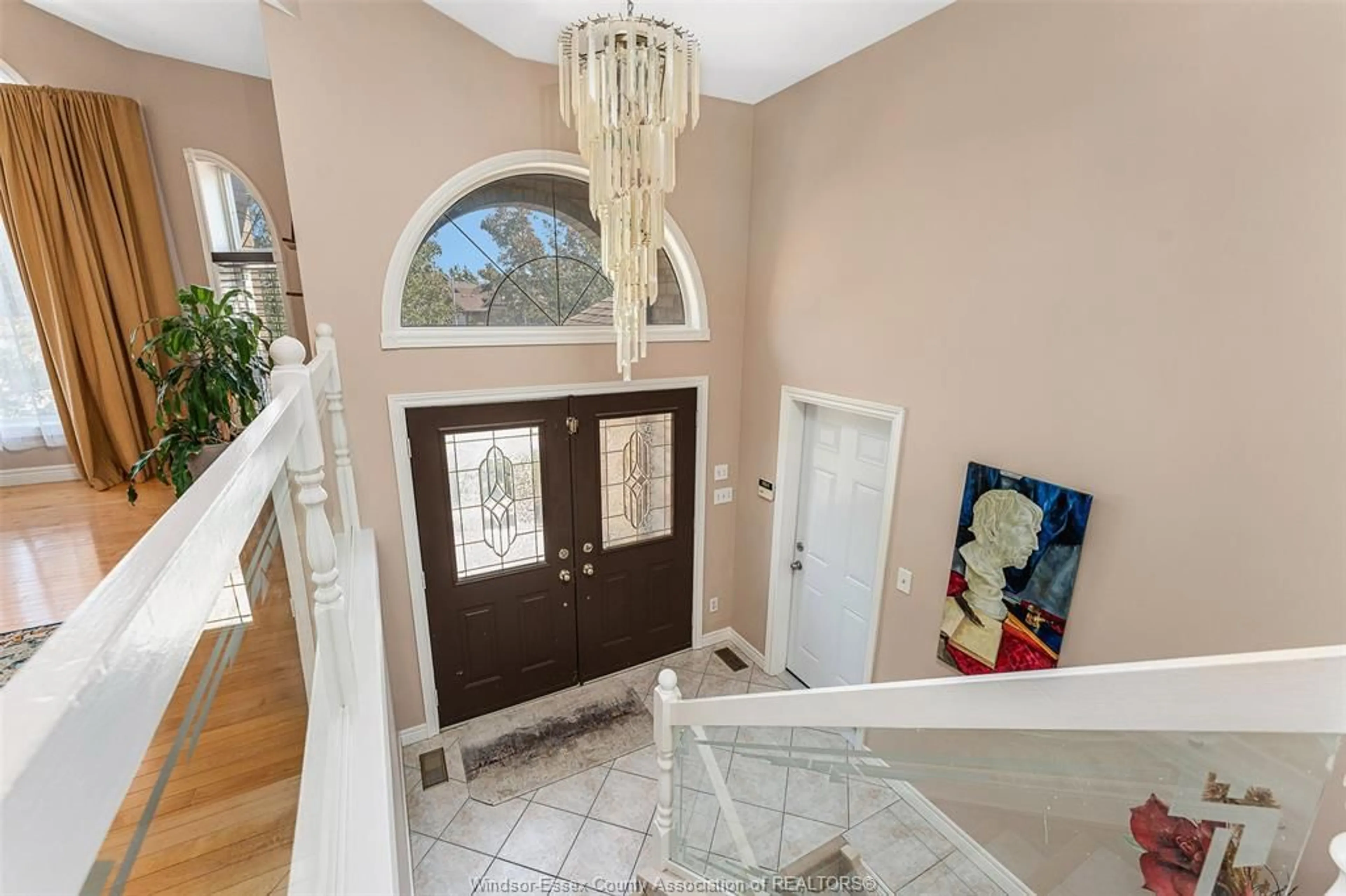 Indoor entryway for 4753 LAVENDER, Windsor Ontario N9G 3A7