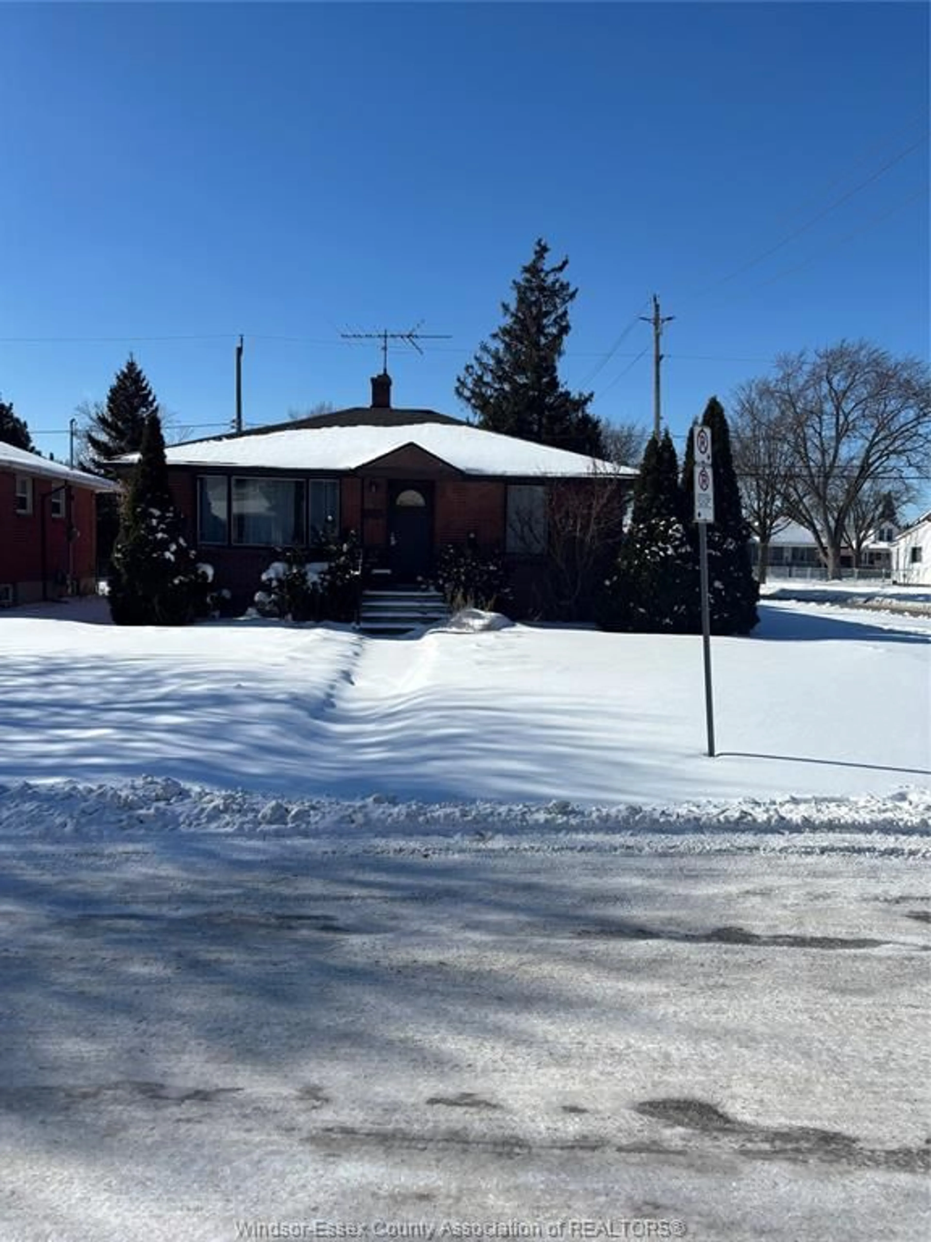 Unknown for 1105 Harrison Ave, Windsor Ontario N9C 3J4