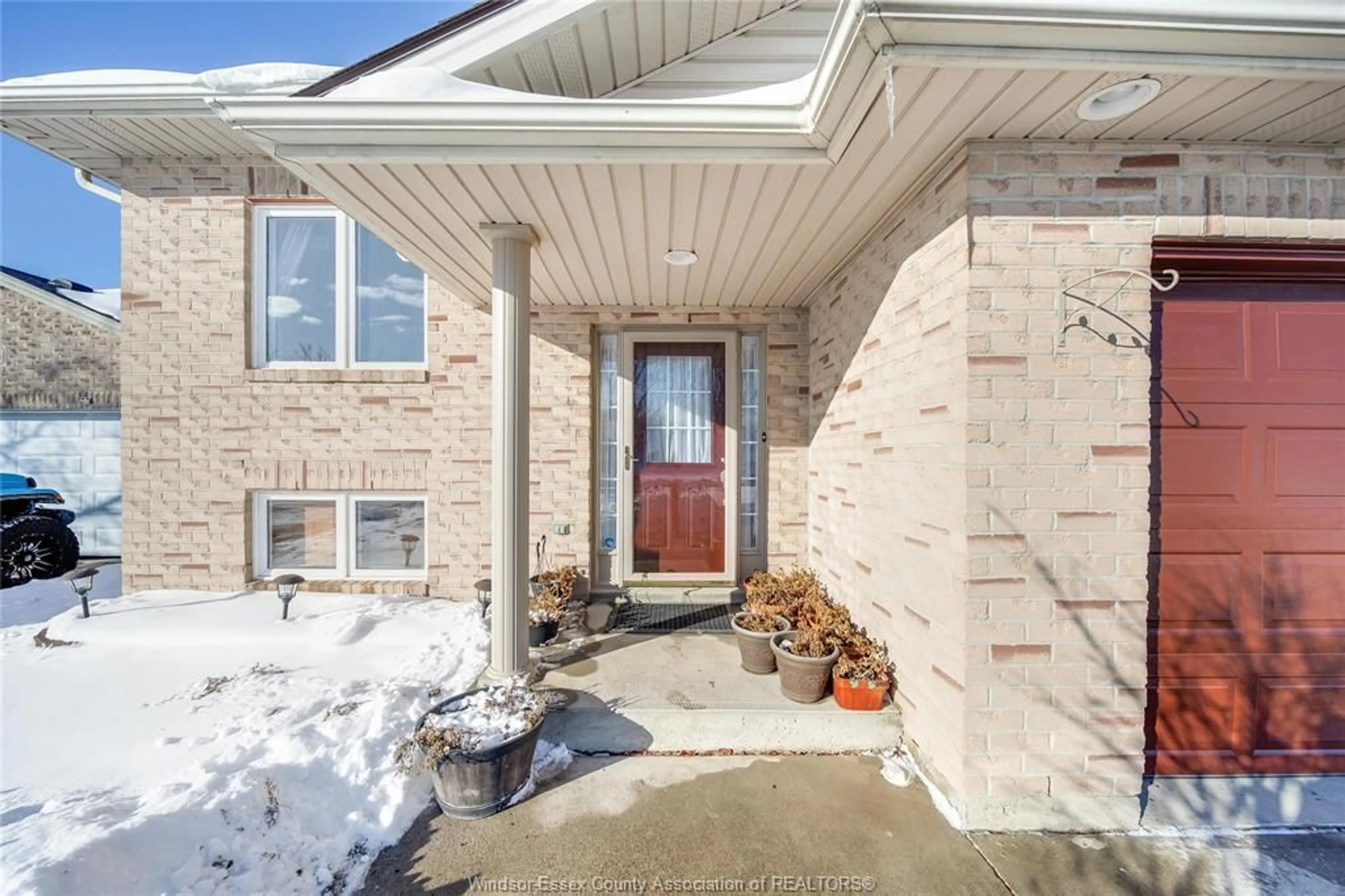 Unknown for 11184 SPRINGHOLLOW Dr, Windsor Ontario N9P 1N3