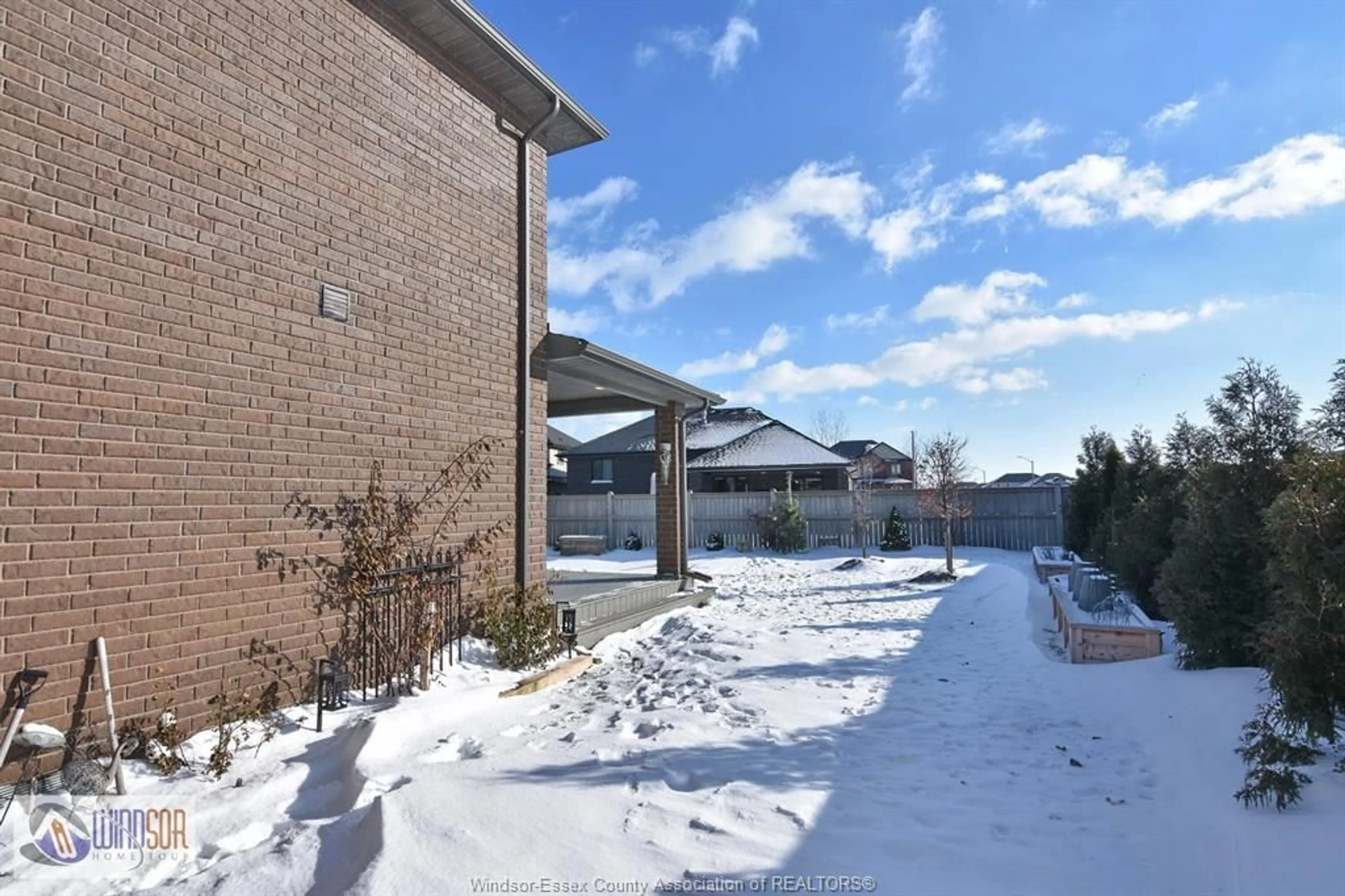 A pic from outside/outdoor area/front of a property/back of a property/a pic from drone, unknown for 304 CAROLE Crt, Lakeshore Ontario N0R 1A0