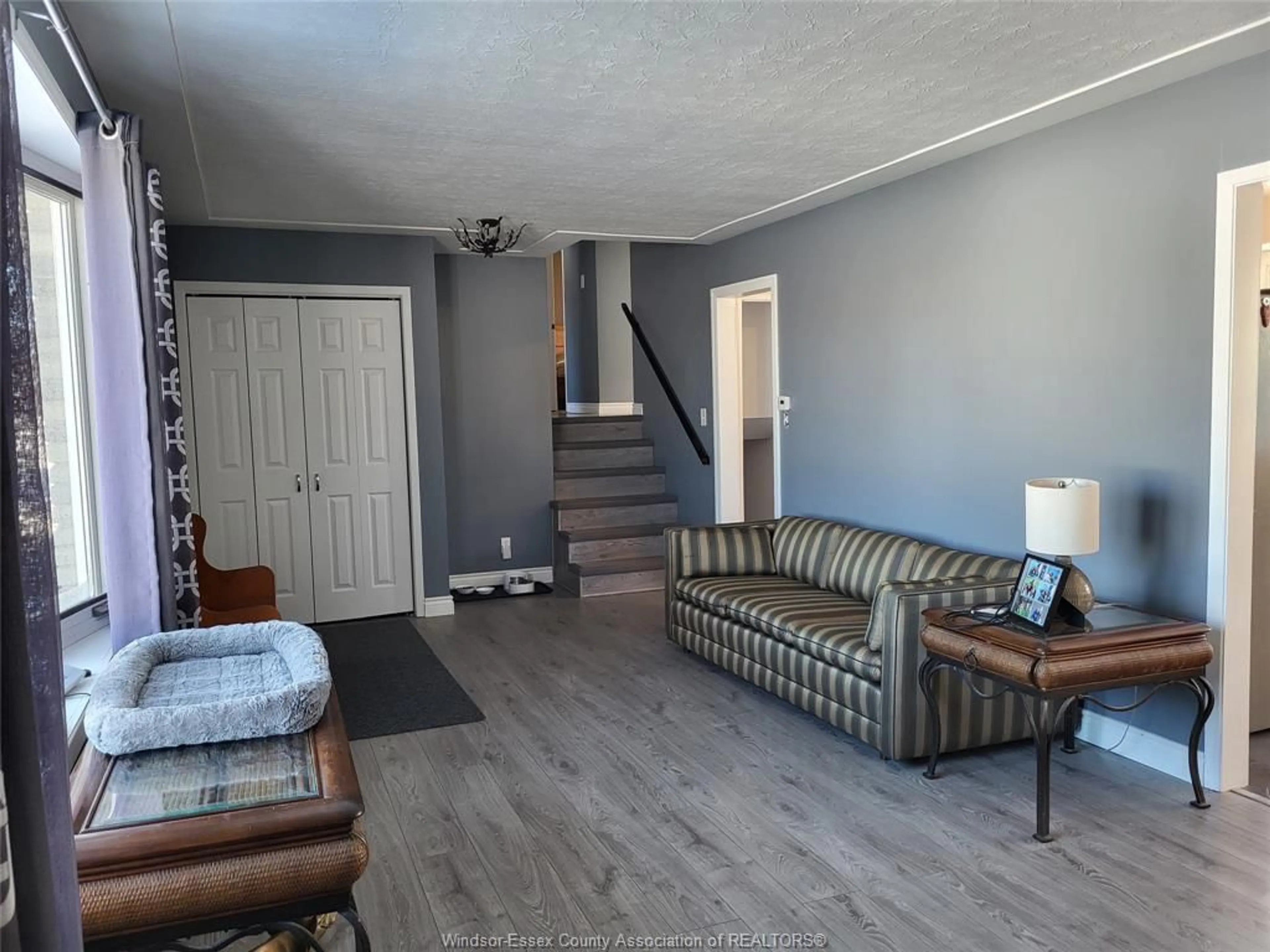 Living room with furniture, unknown for 529 DORA Dr, Wallaceburg Ontario N8A 2K2