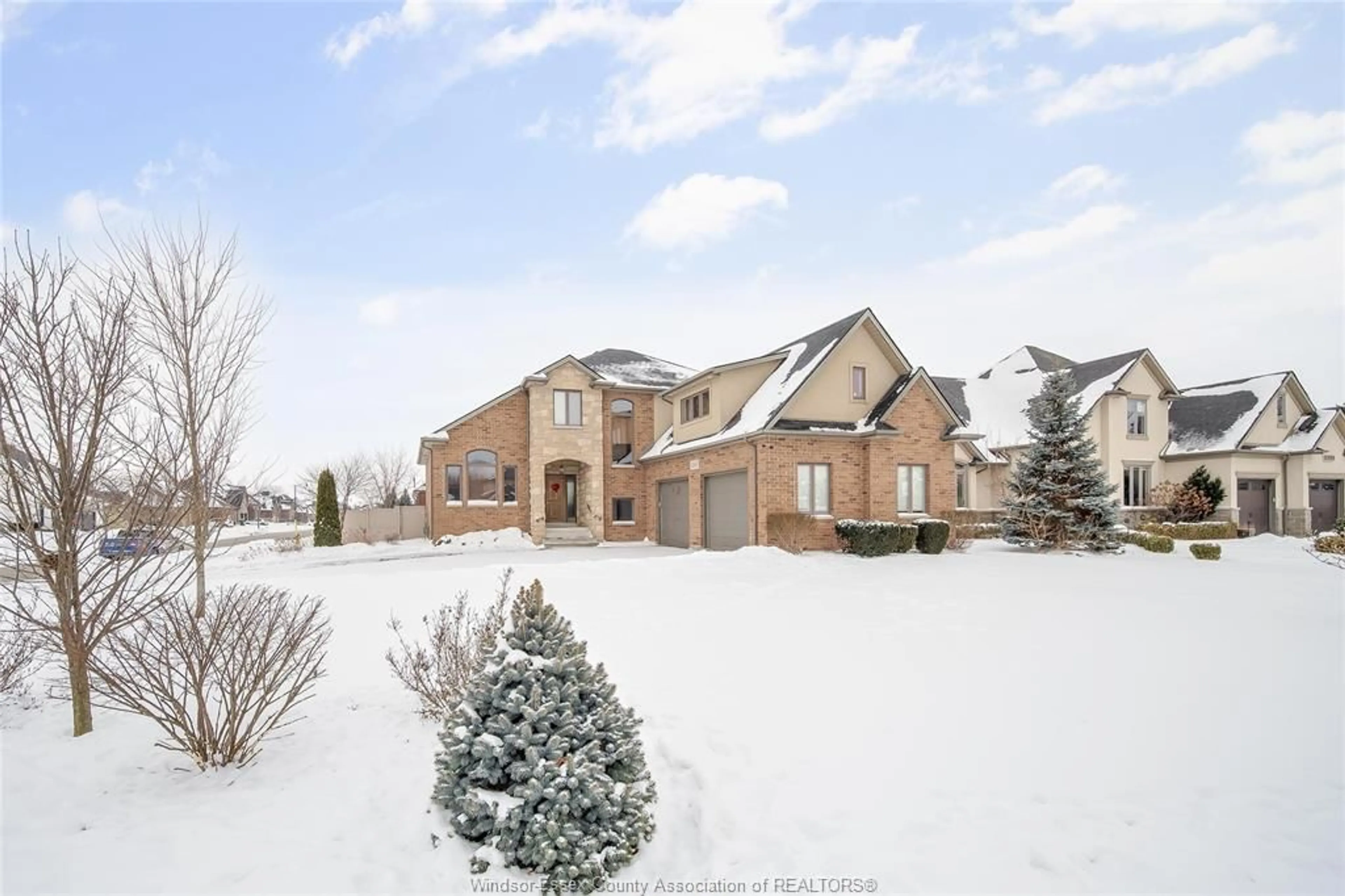 A pic from outside/outdoor area/front of a property/back of a property/a pic from drone, street for 12337 CANDLEWOOD Dr, Tecumseh Ontario N9K 0A3