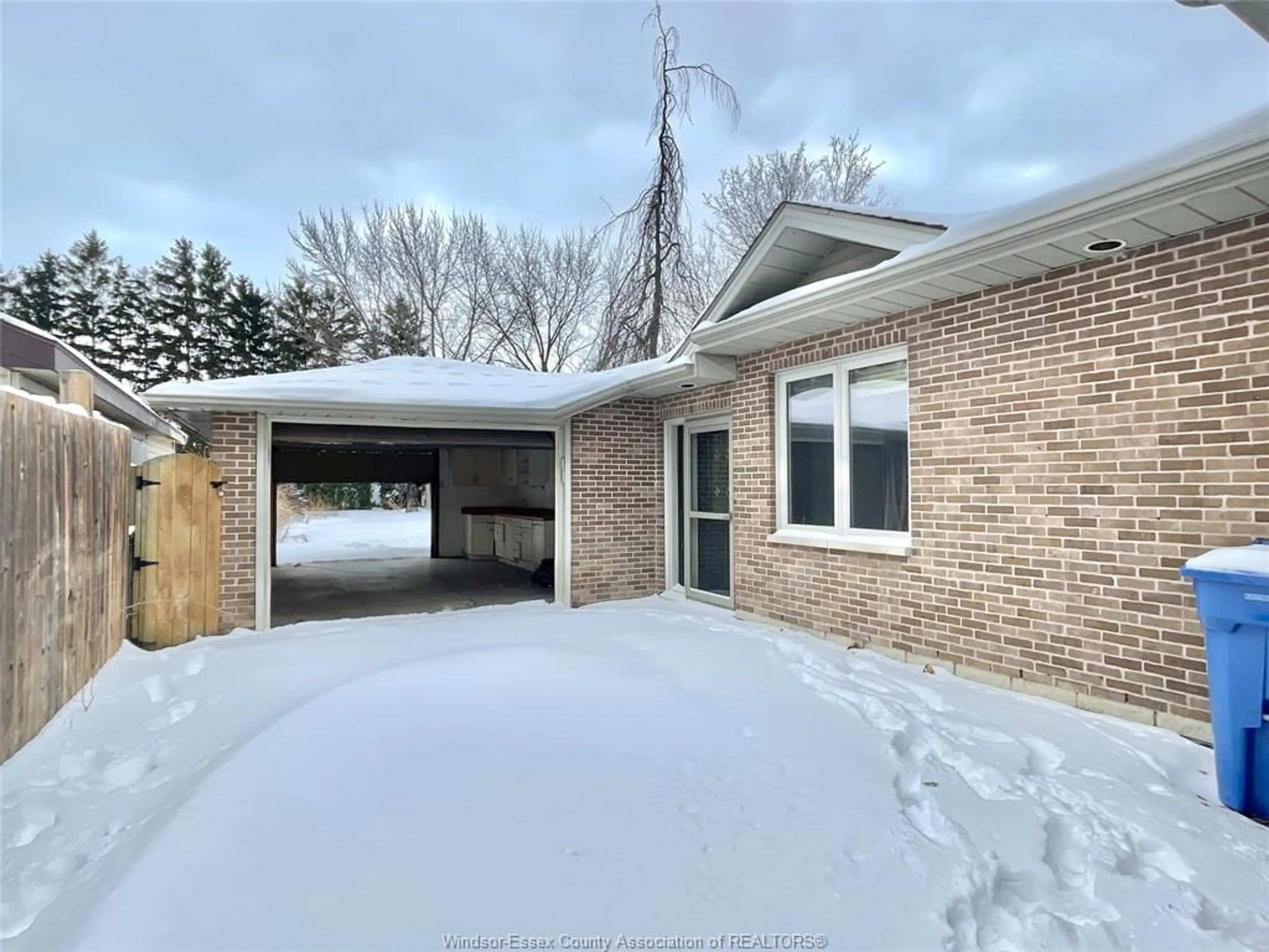 Home with brick exterior material, street for 3167 Wachna Dr, Windsor Ontario N8T 1Z9