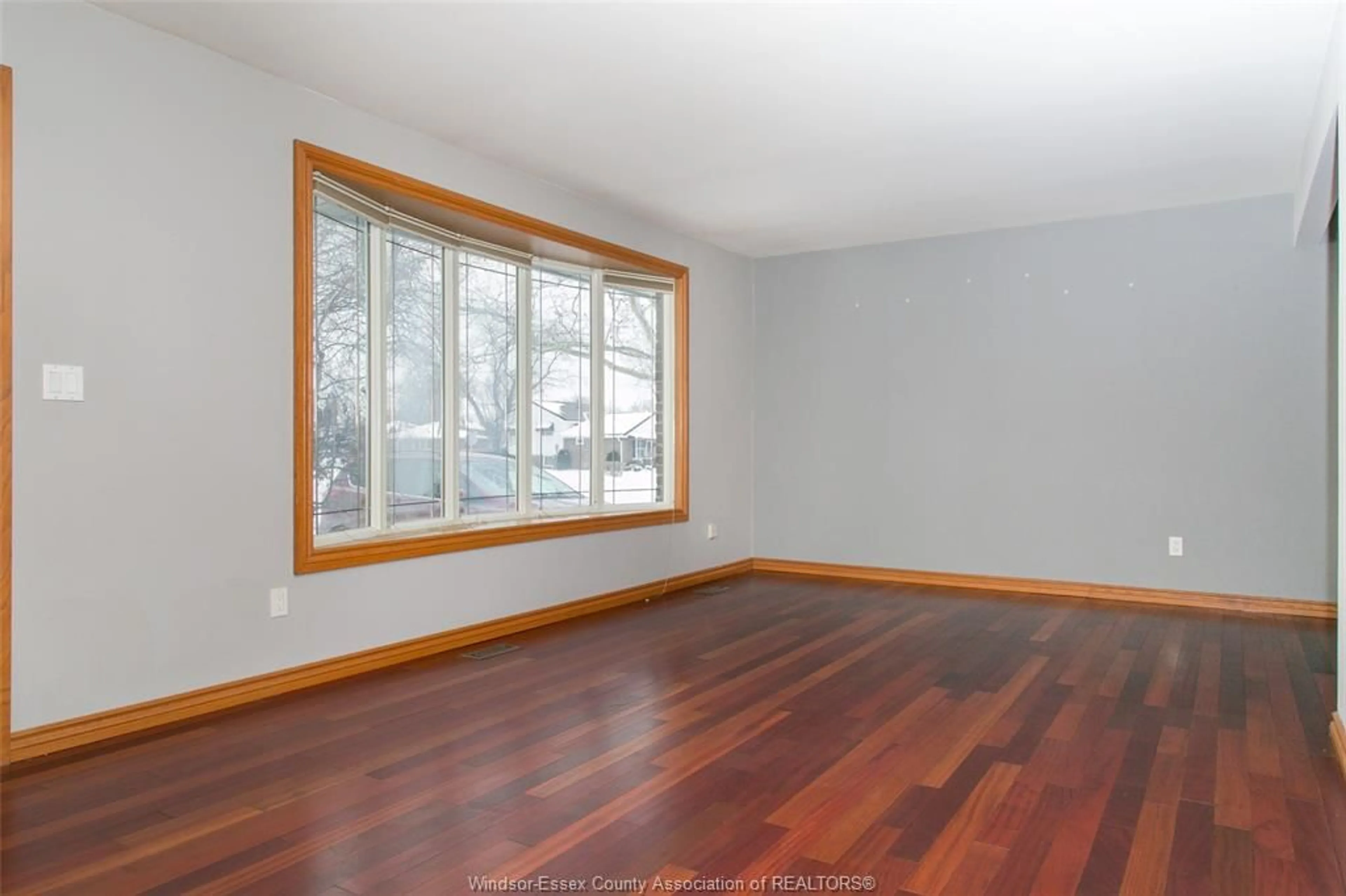 A pic of a room for 3167 Wachna Dr, Windsor Ontario N8T 1Z9