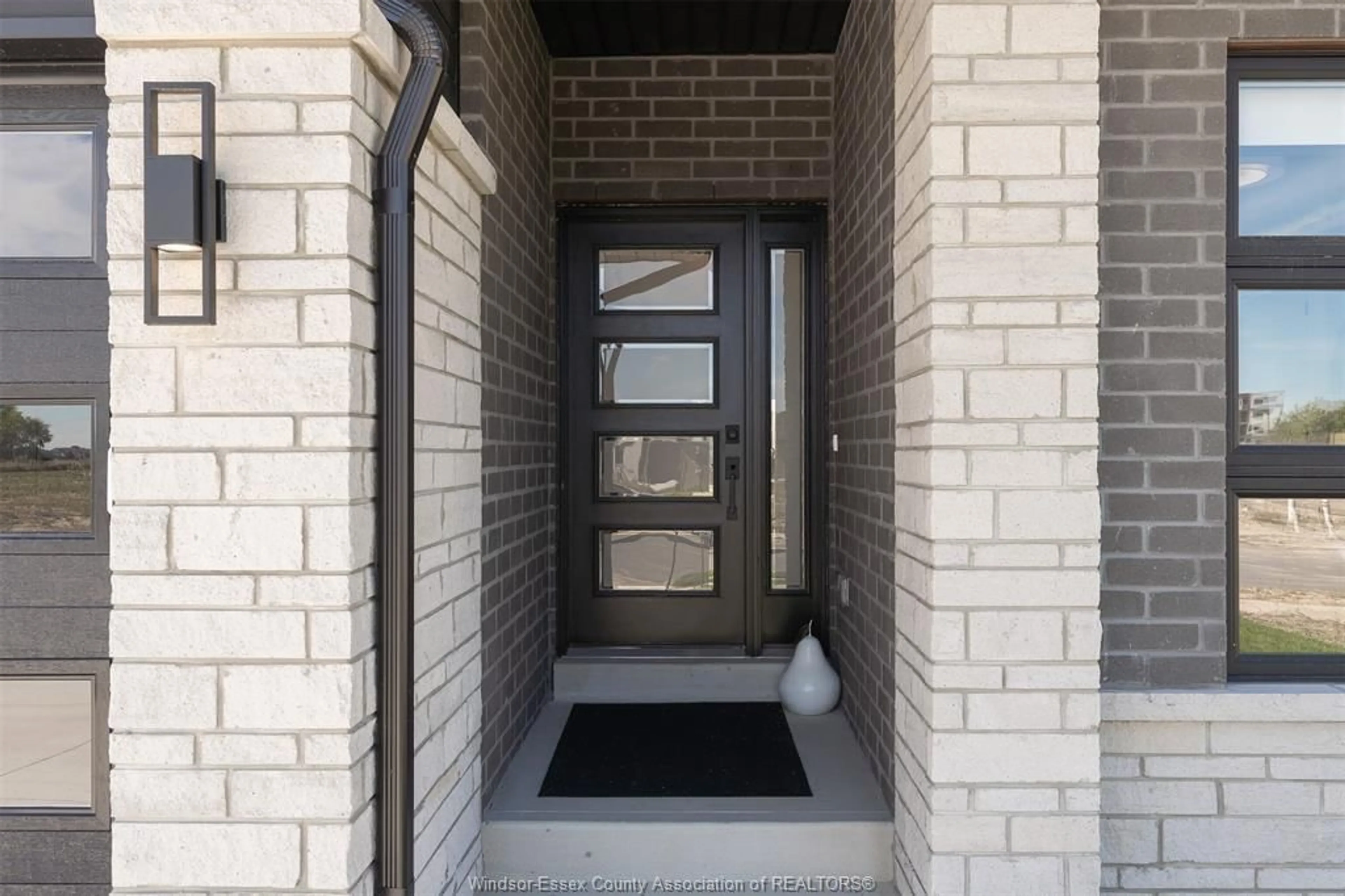 Indoor entryway for 8028 Meo, LaSalle Ontario N9H 0P3