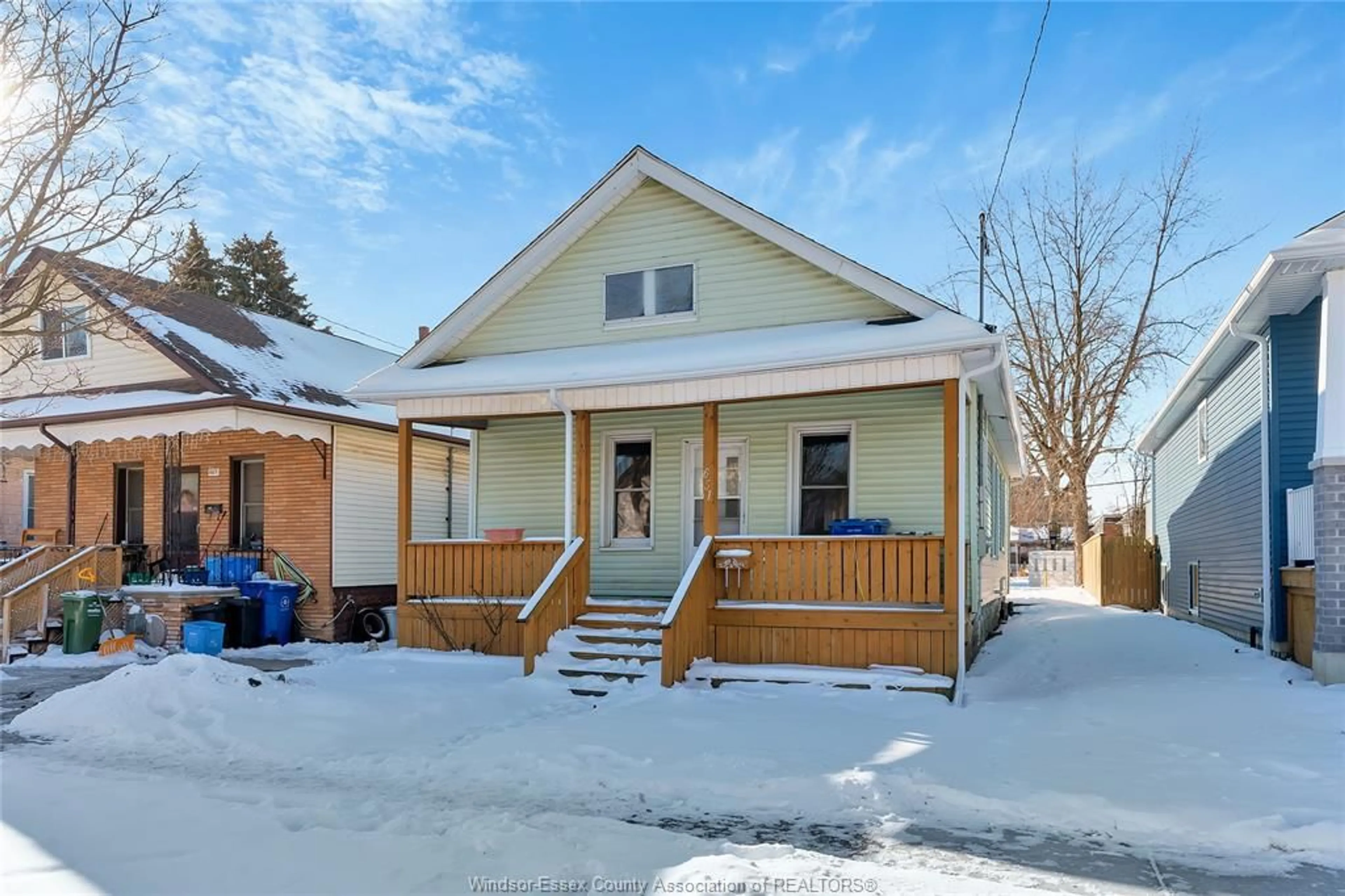 Unknown for 651 BROCK St, Windsor Ontario N9C 2T1