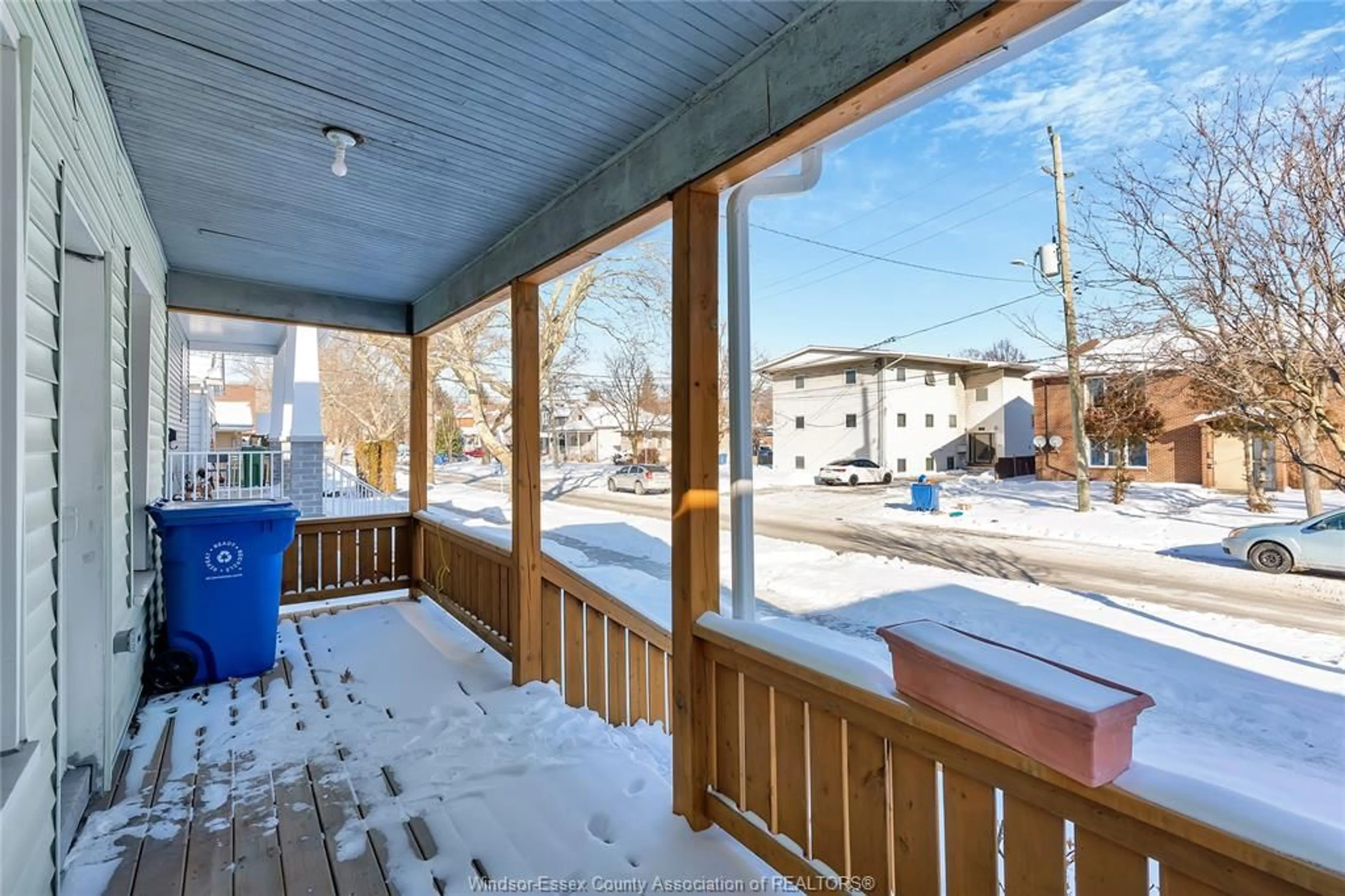 Patio, street for 651 BROCK St, Windsor Ontario N9C 2T1