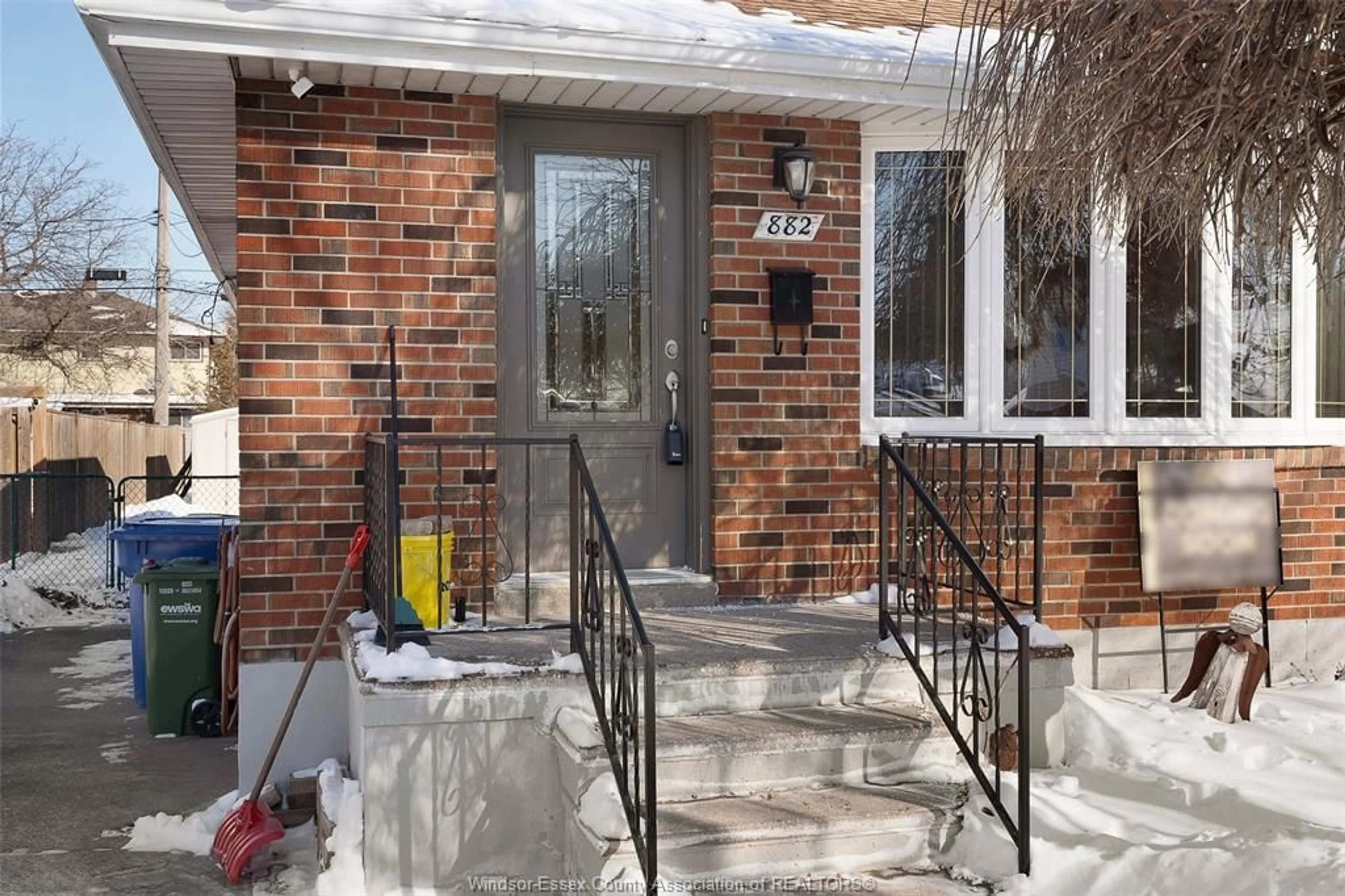 Unknown for 882 LAPORTE Ave, Windsor Ontario N8S 3R4