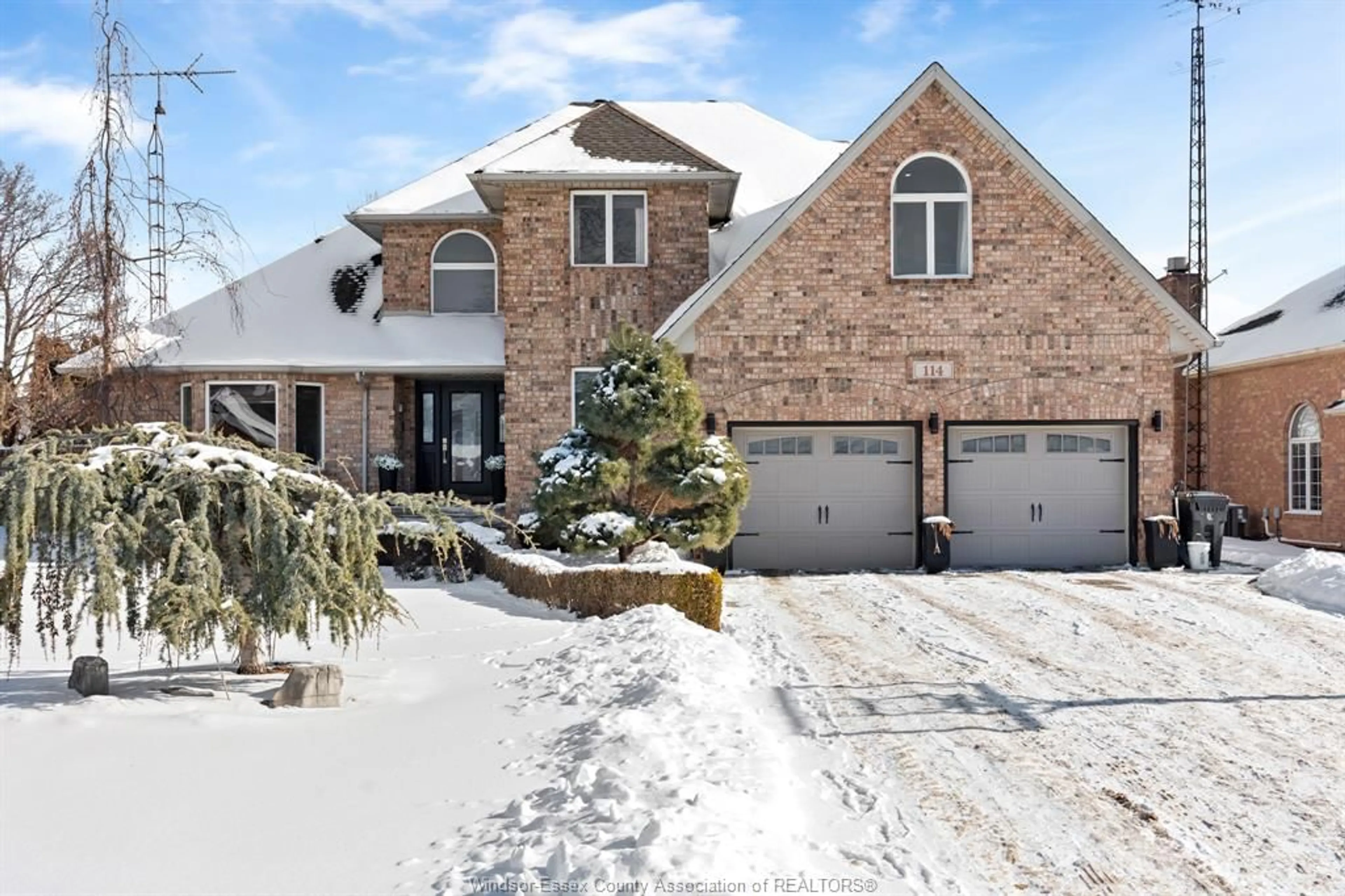 Home with brick exterior material, street for 114 GOLFWOOD, Amherstburg Ontario N9V 3Z1