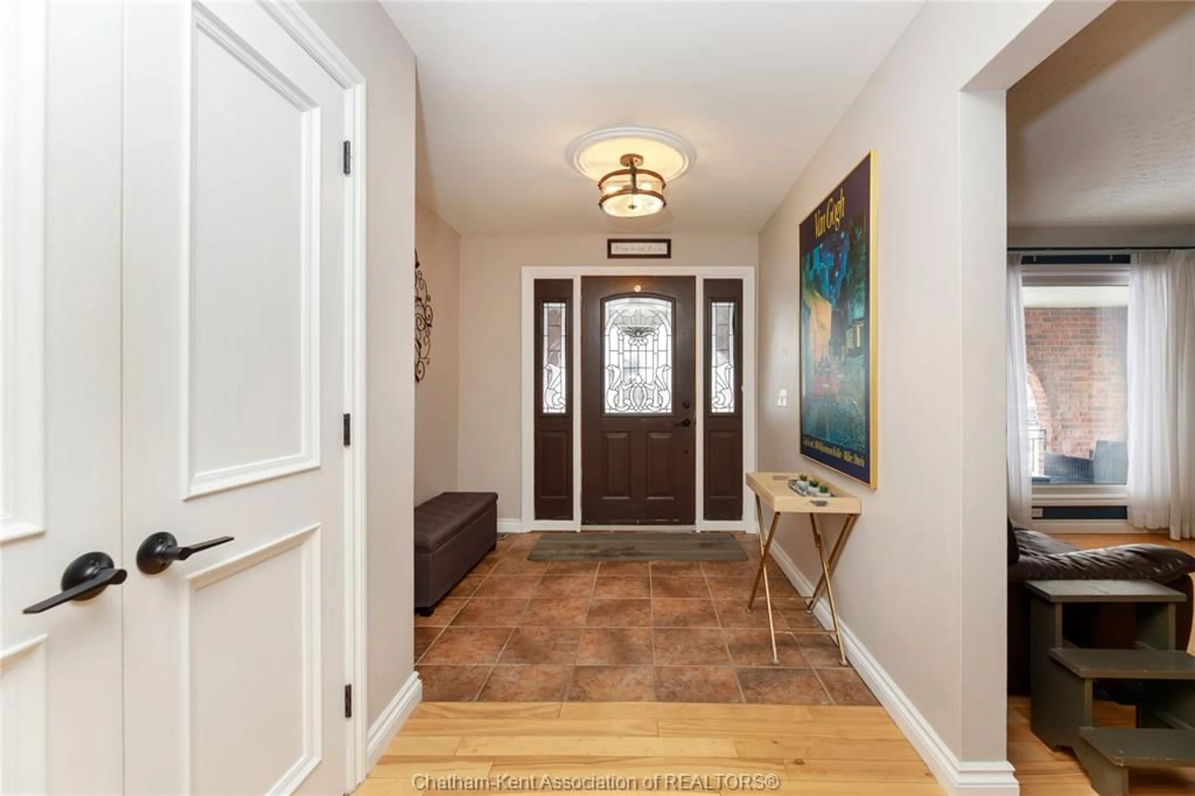 Indoor entryway for 168 Pacific Ave, Amherstburg Ontario N9V 3E2