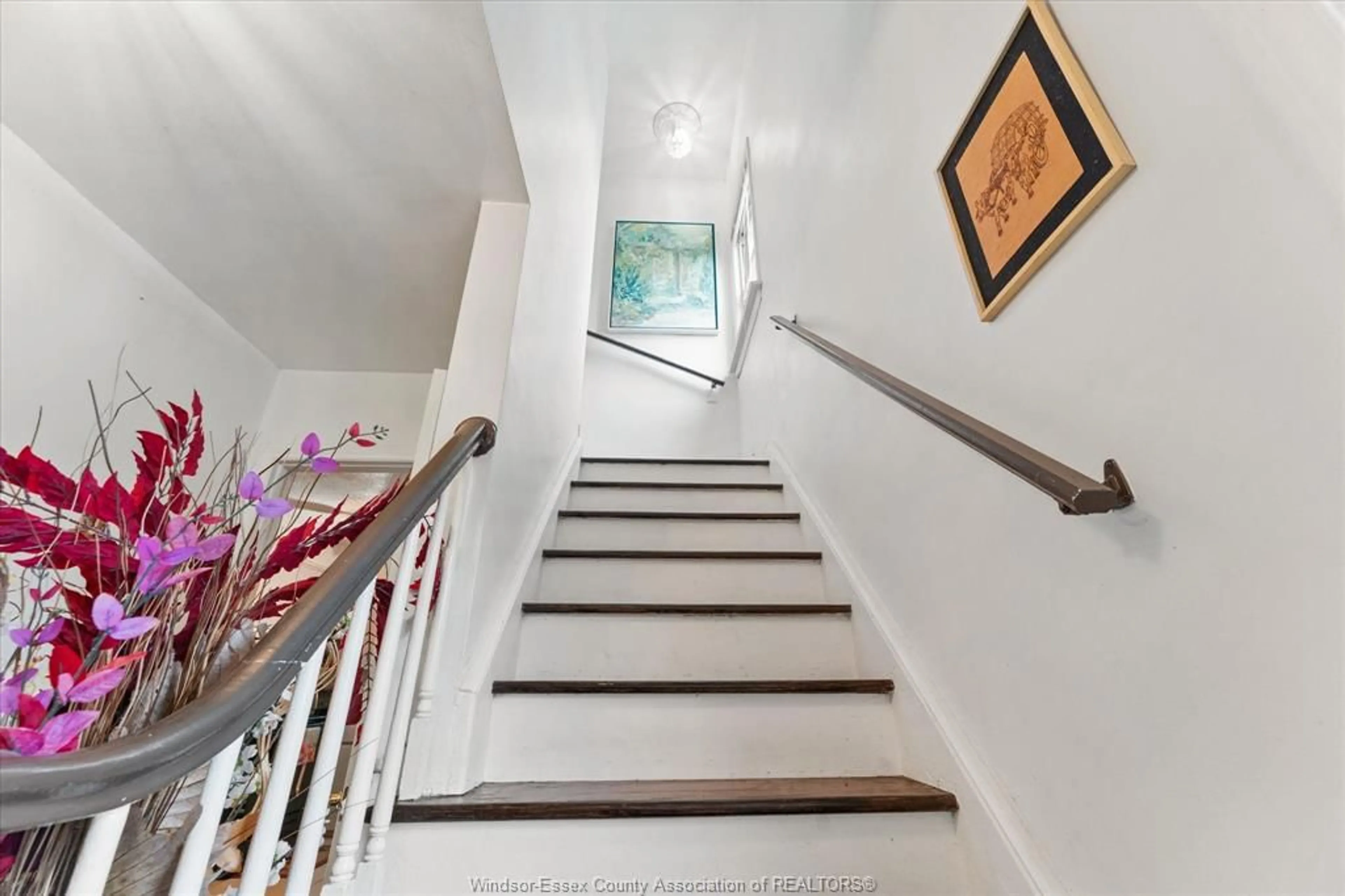 Stairs for 5188 WYANDOTTE, Windsor Ontario N8S 1L2