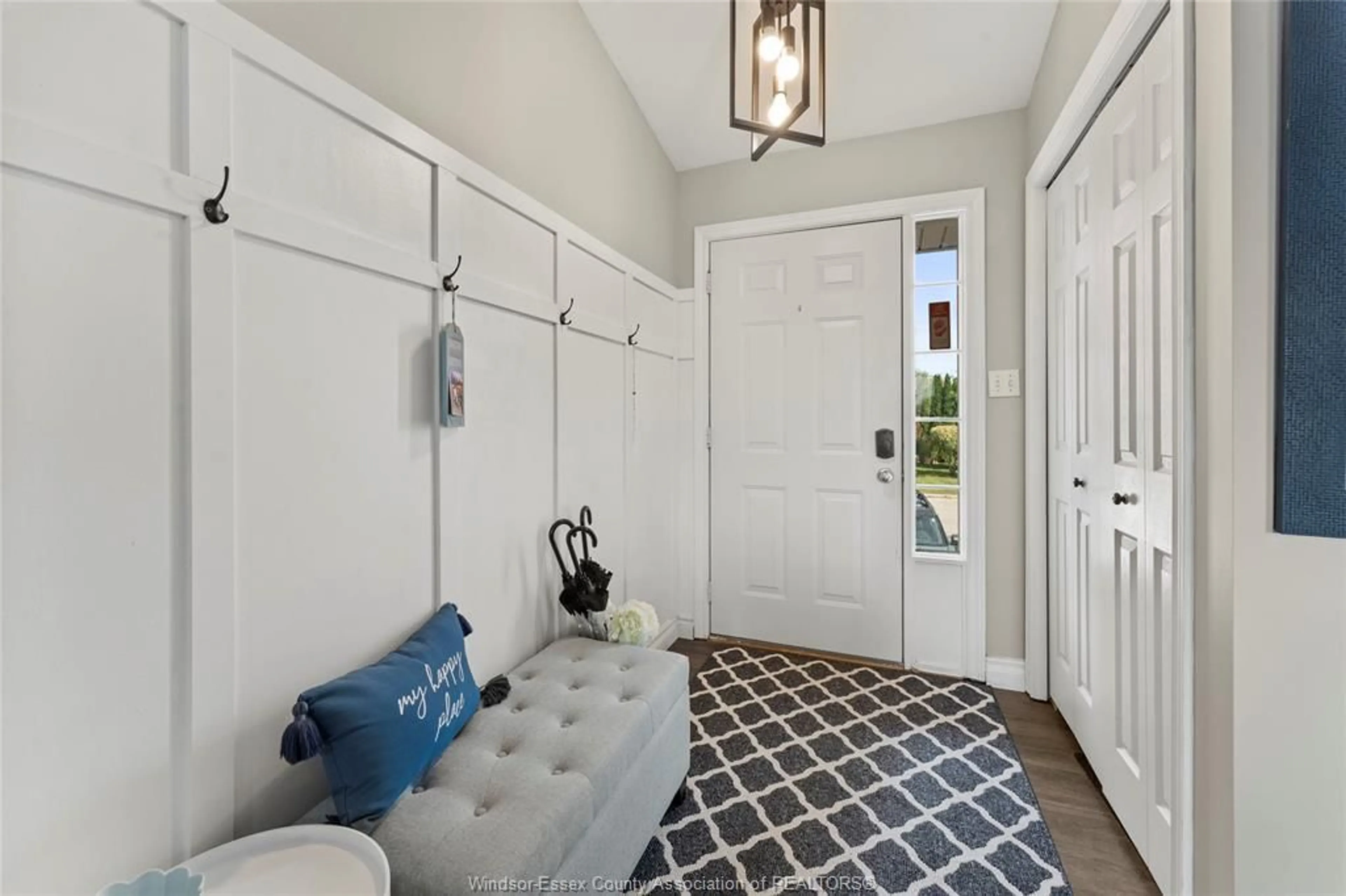 Indoor entryway for 62 BRATT Dr, Amherstburg Ontario N9V 4A2