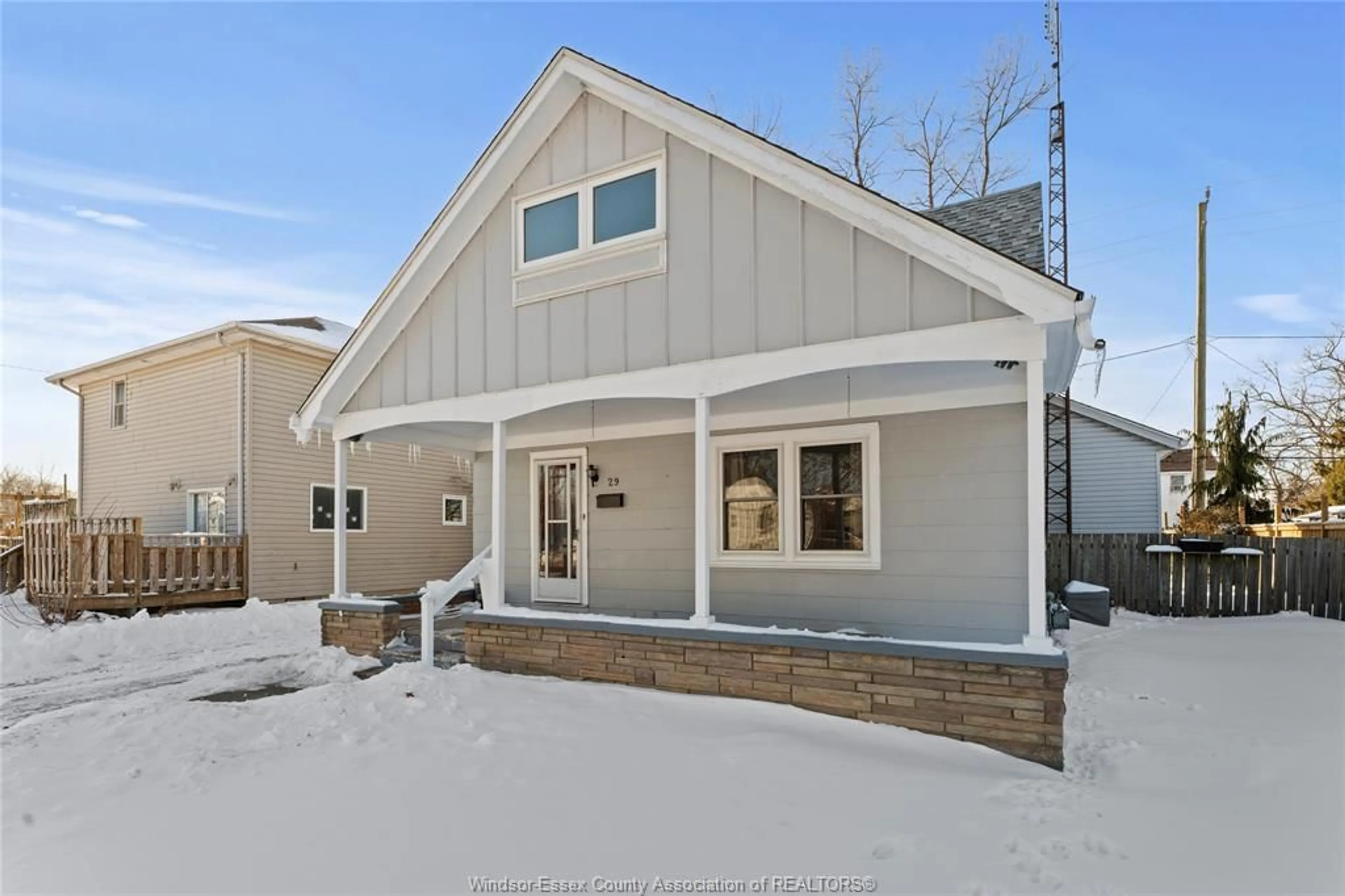 Home with vinyl exterior material, street for 29 Whitwam Ave, Leamington Ontario N8H 2P5