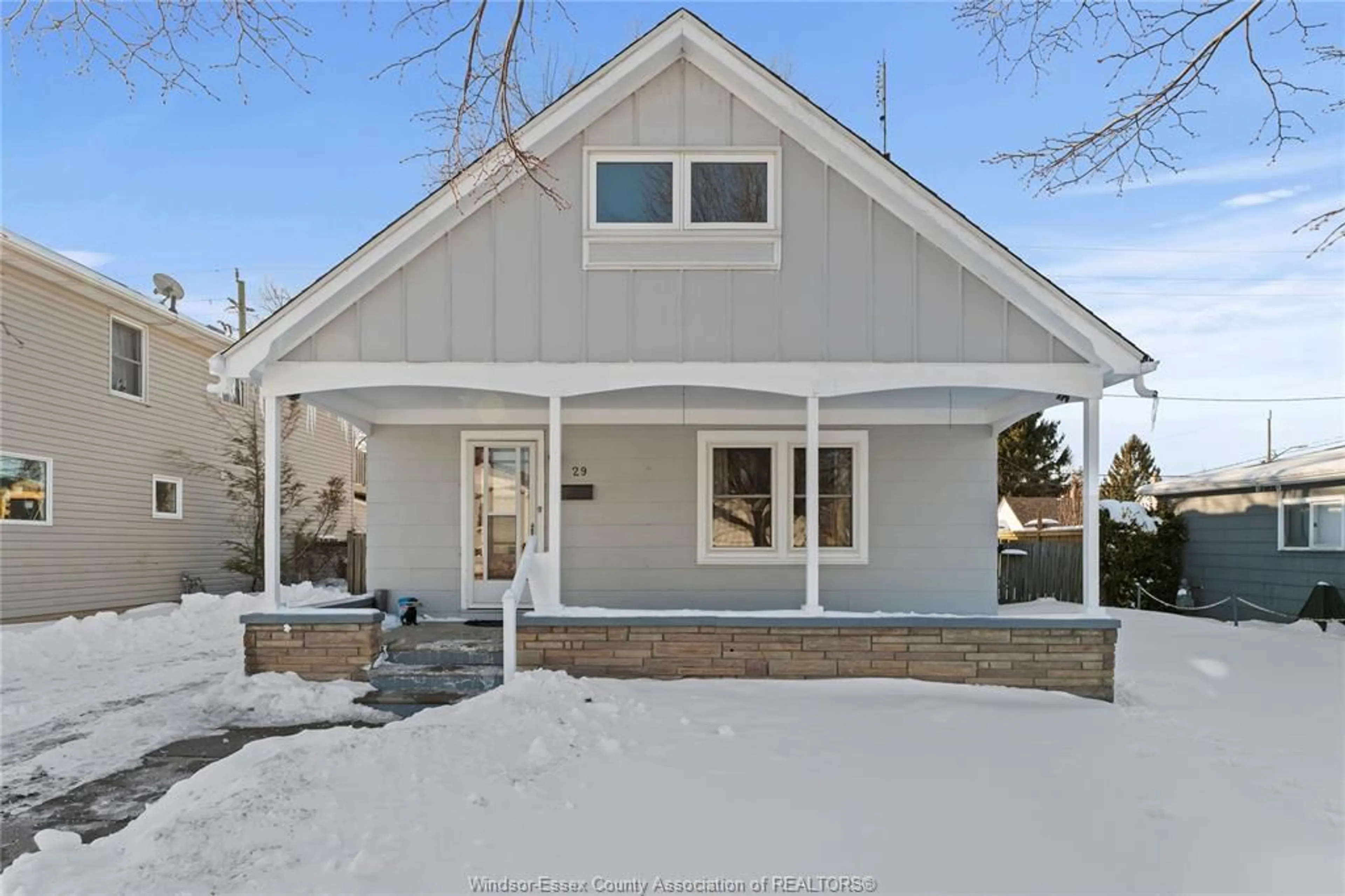 Home with vinyl exterior material, street for 29 Whitwam Ave, Leamington Ontario N8H 2P5