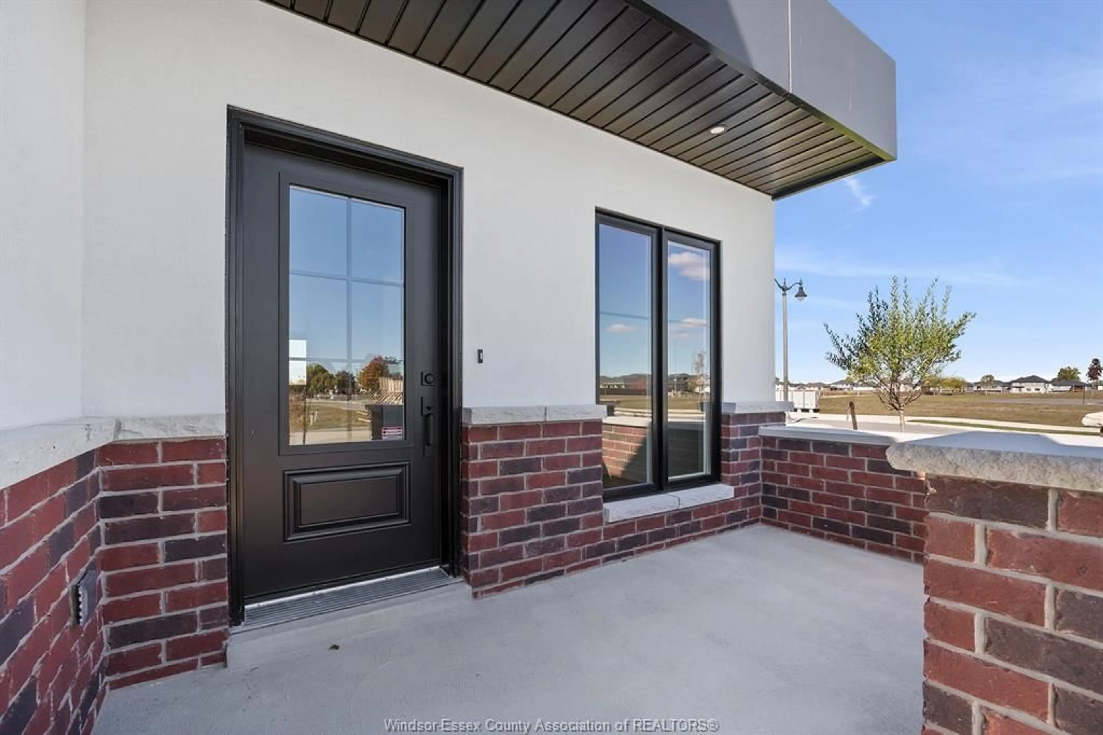 Home with brick exterior material, unknown for 101 ERIE ISLE Crt, Amherstburg Ontario N9V 0H1