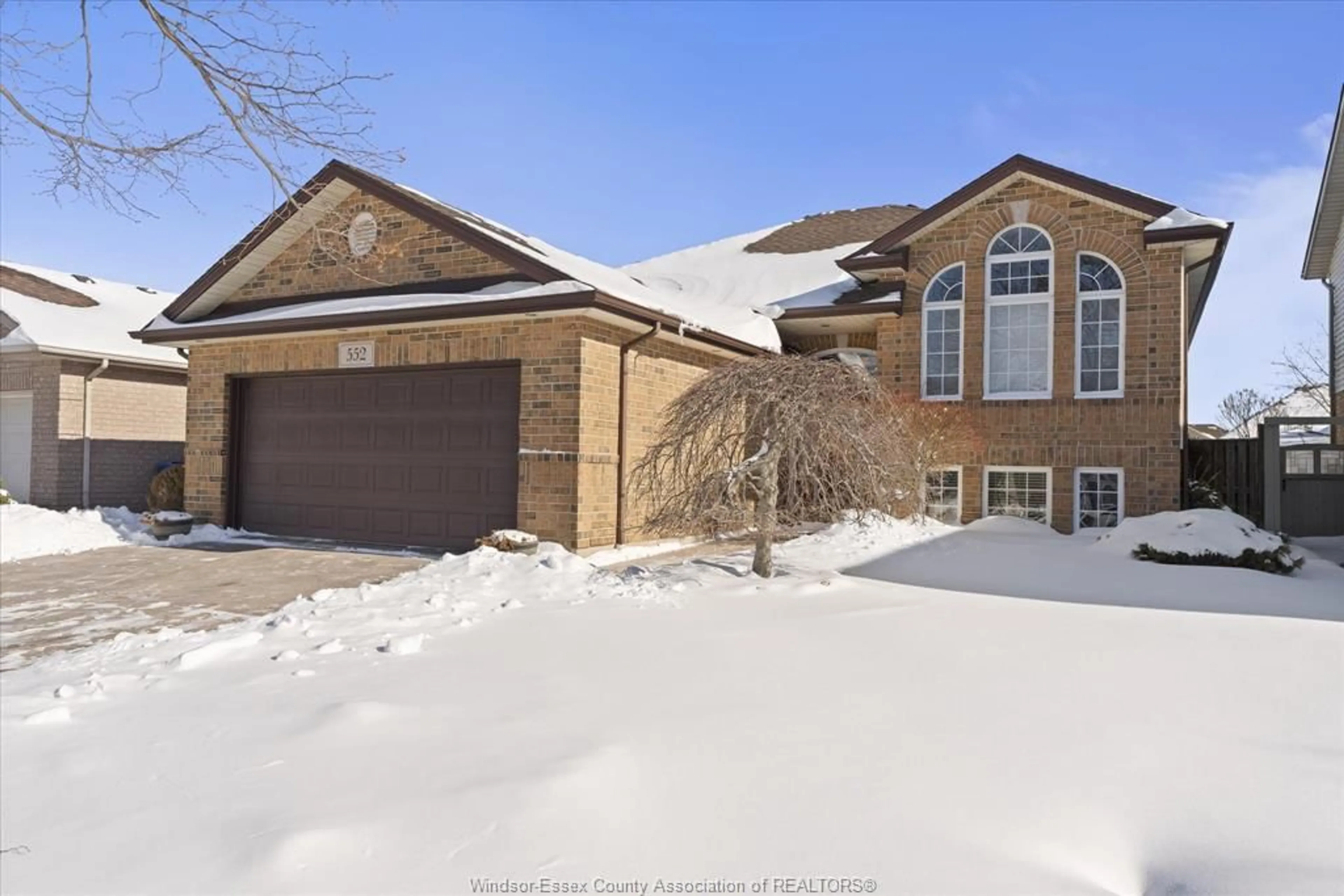 Home with brick exterior material, street for 552 MCTAGUE Crt, Windsor Ontario N8P 1L3