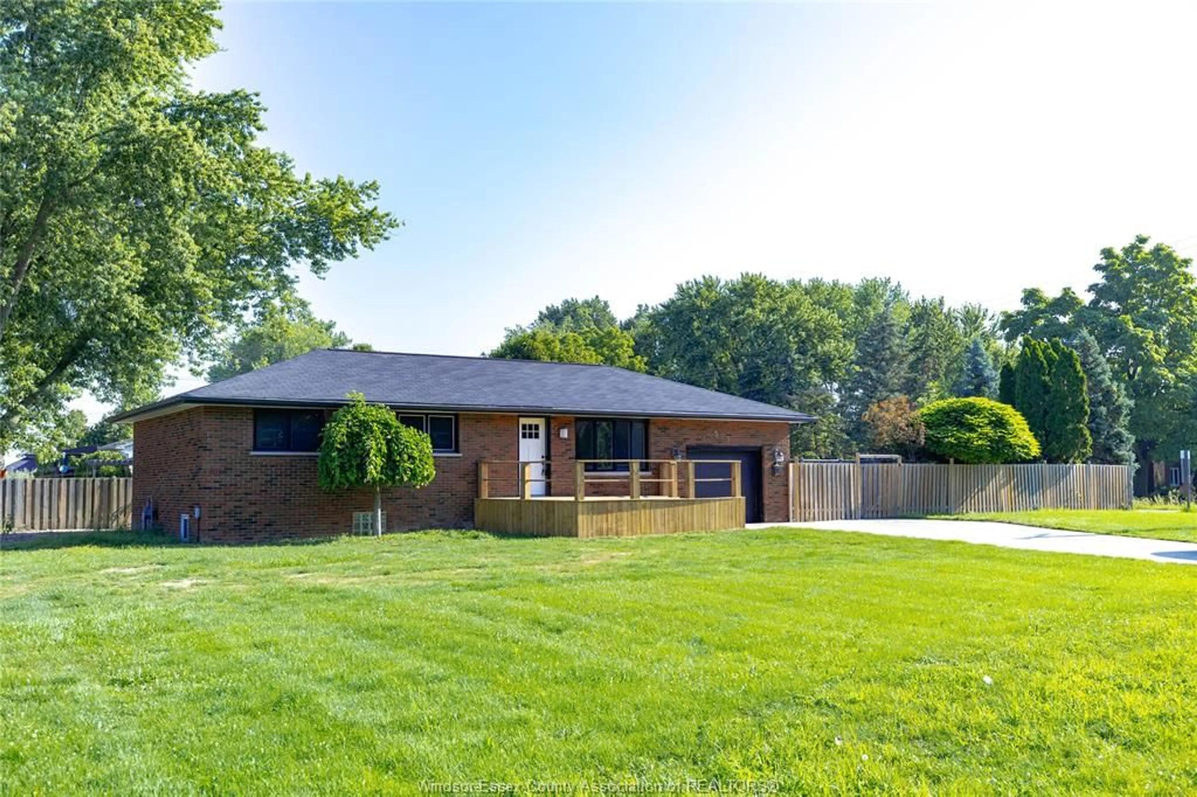 Home with brick exterior material, unknown for 595 COUNTY RD 2, Lakeshore Ontario N0R 1A0