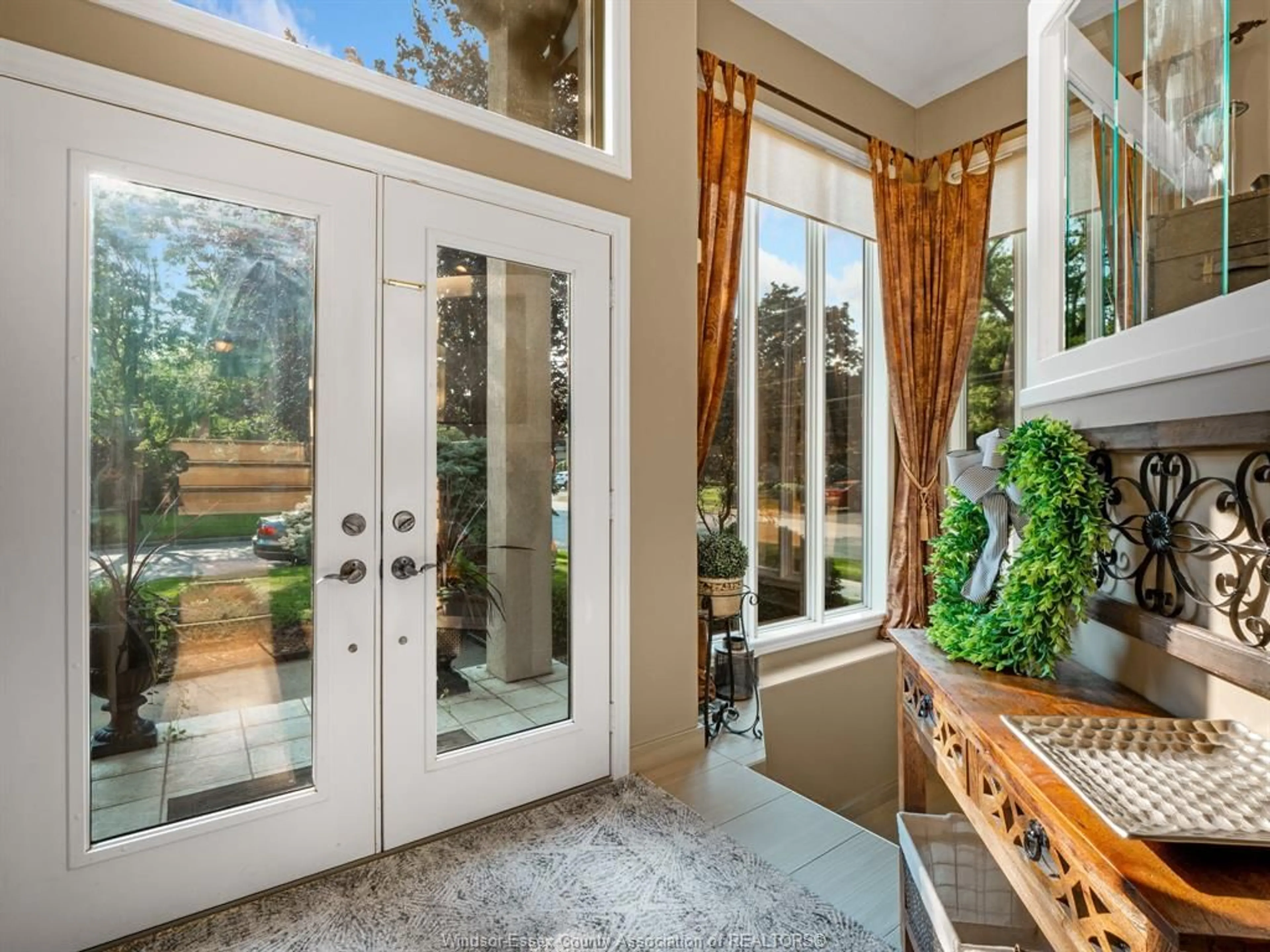 Indoor entryway for 4366 Guppy Court, Windsor Ontario N9G 2N8