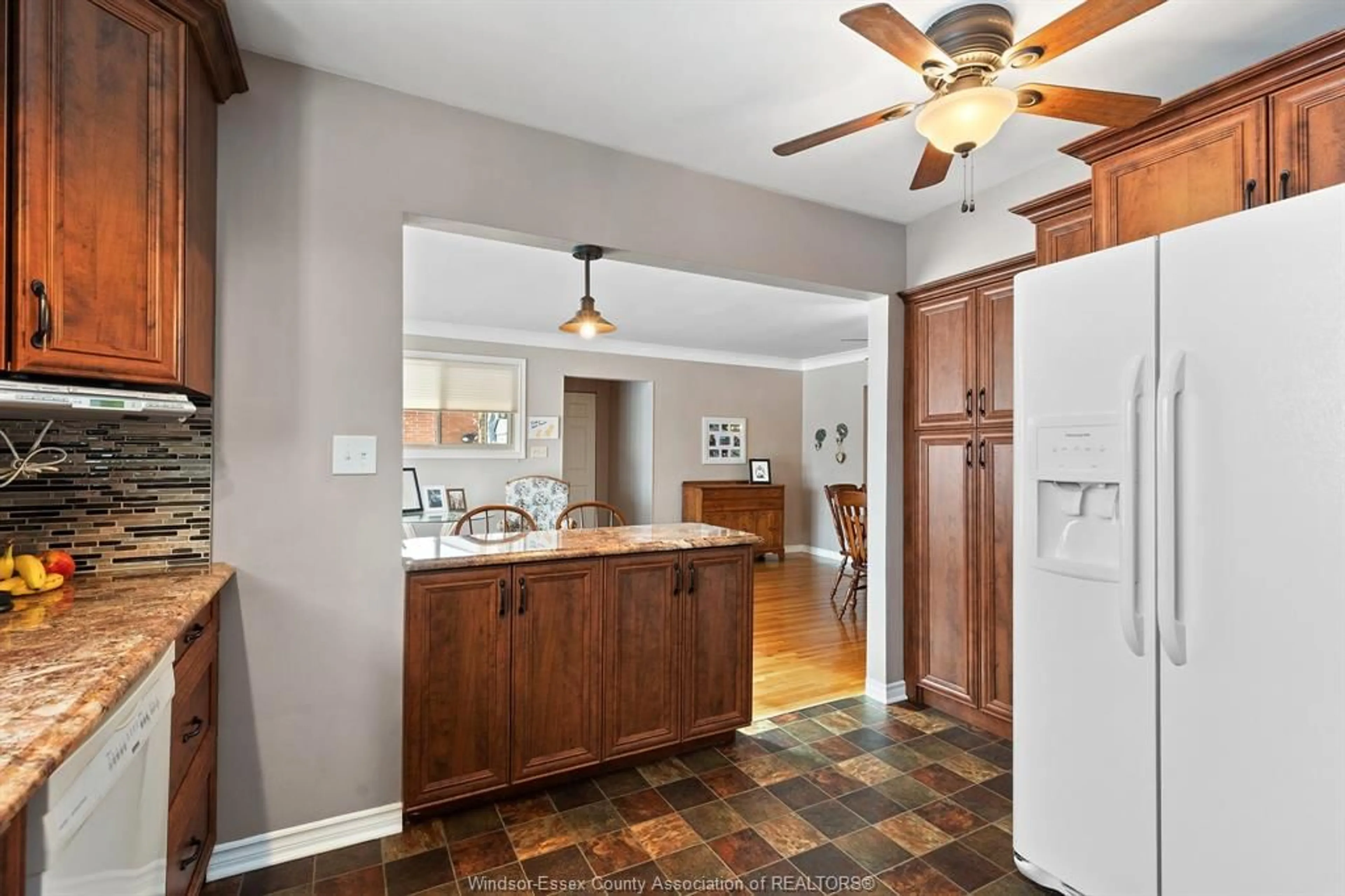 Unknown for 1077 Laporte Ave, Windsor Ontario N8S 3R6