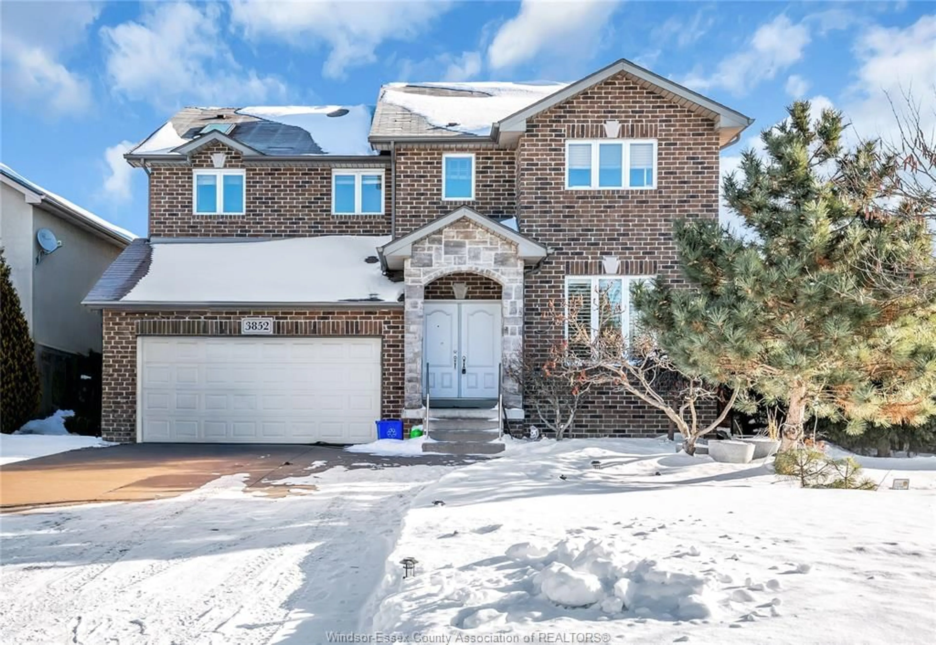 Home with brick exterior material, street for 3852 Concord Crt, Windsor Ontario N9G 3B3
