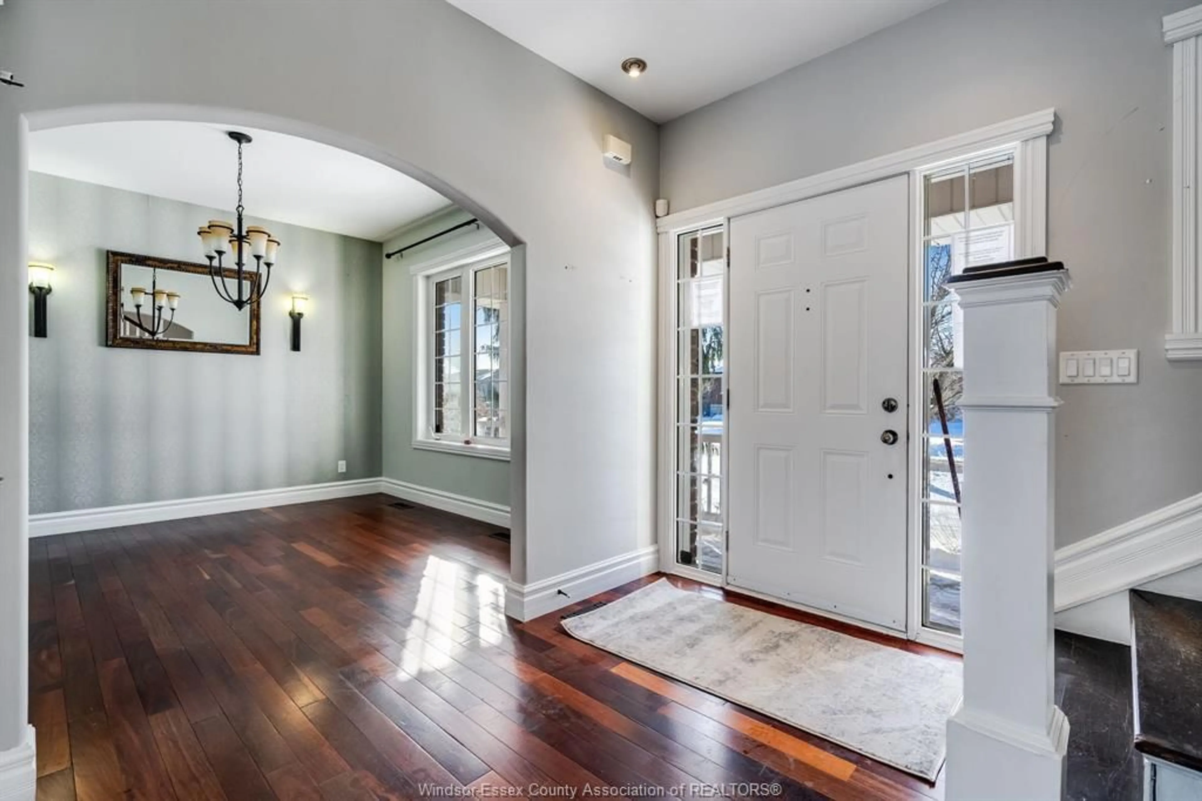 Indoor entryway for 78 Joanne Crt, Leamington Ontario N8H 5N5