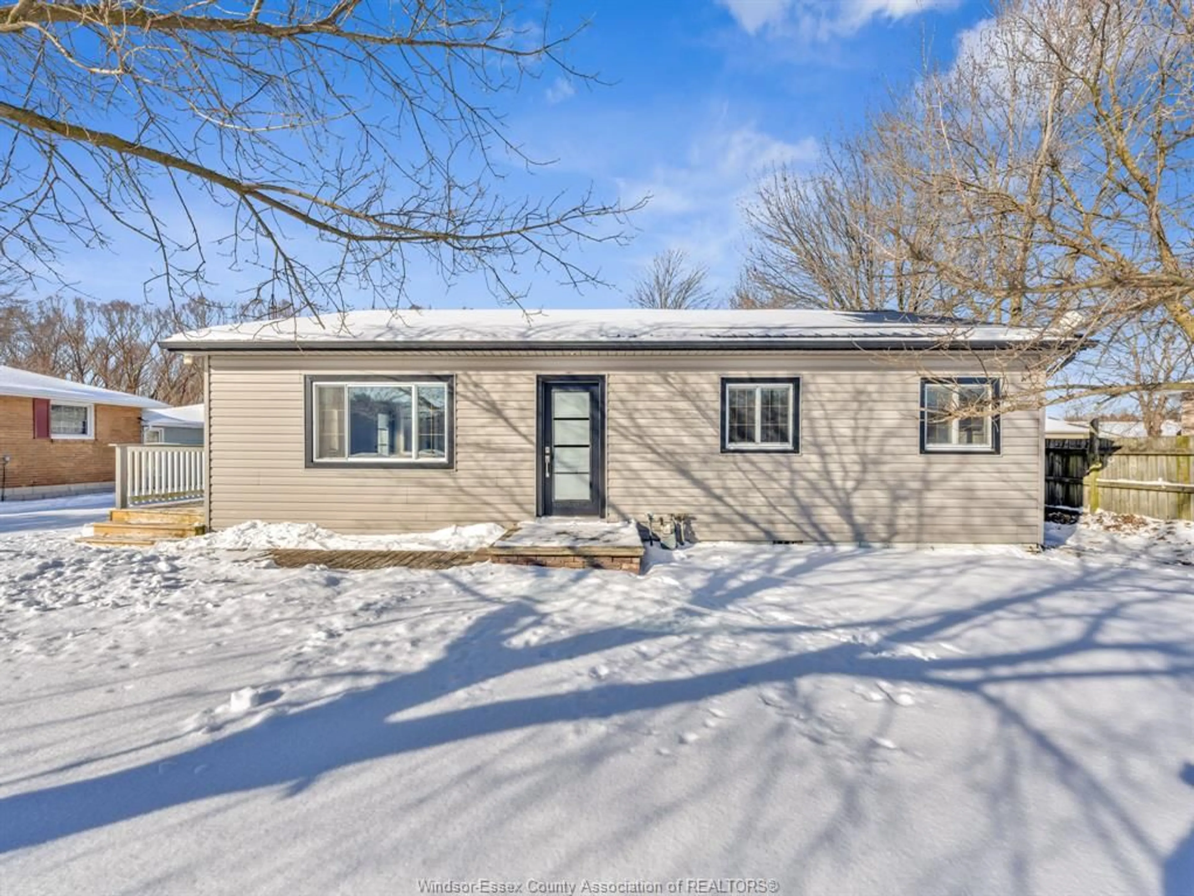 Unknown for 739 Kent Road 1, Wheatley Ontario N0P 2P0