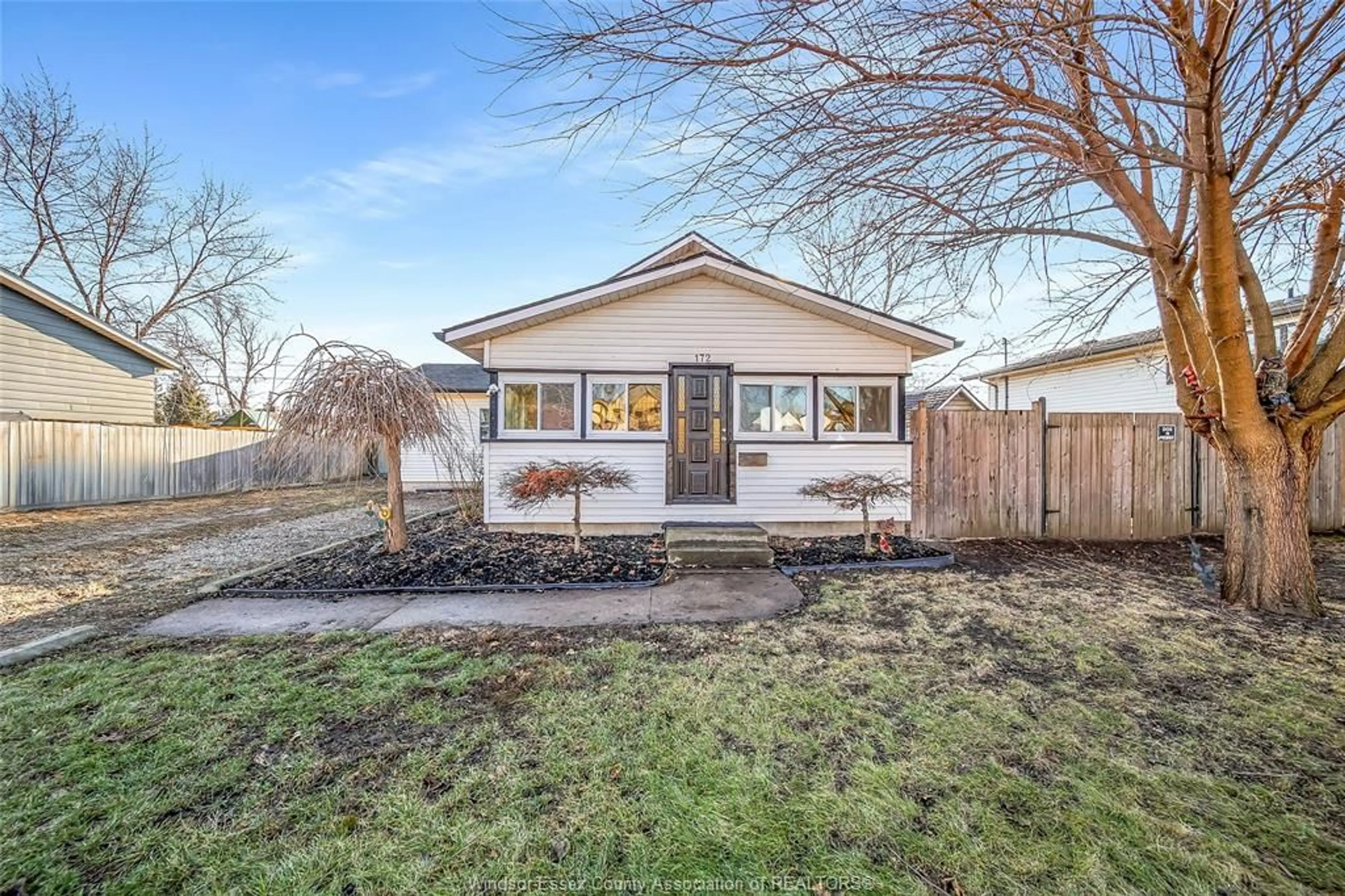 Unknown for 172 LAURIER, LaSalle Ontario N9J 1L5