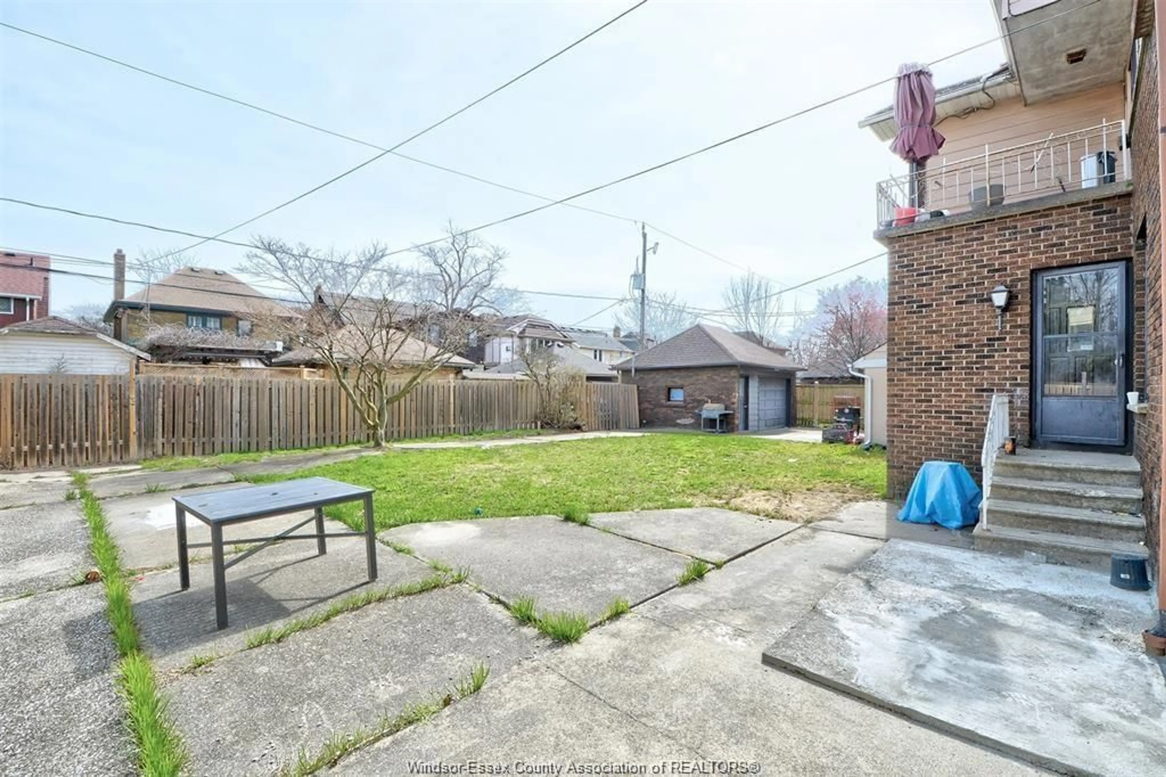 A pic from outside/outdoor area/front of a property/back of a property/a pic from drone, street for 2268 Victoria, Windsor Ontario N8X 1R1