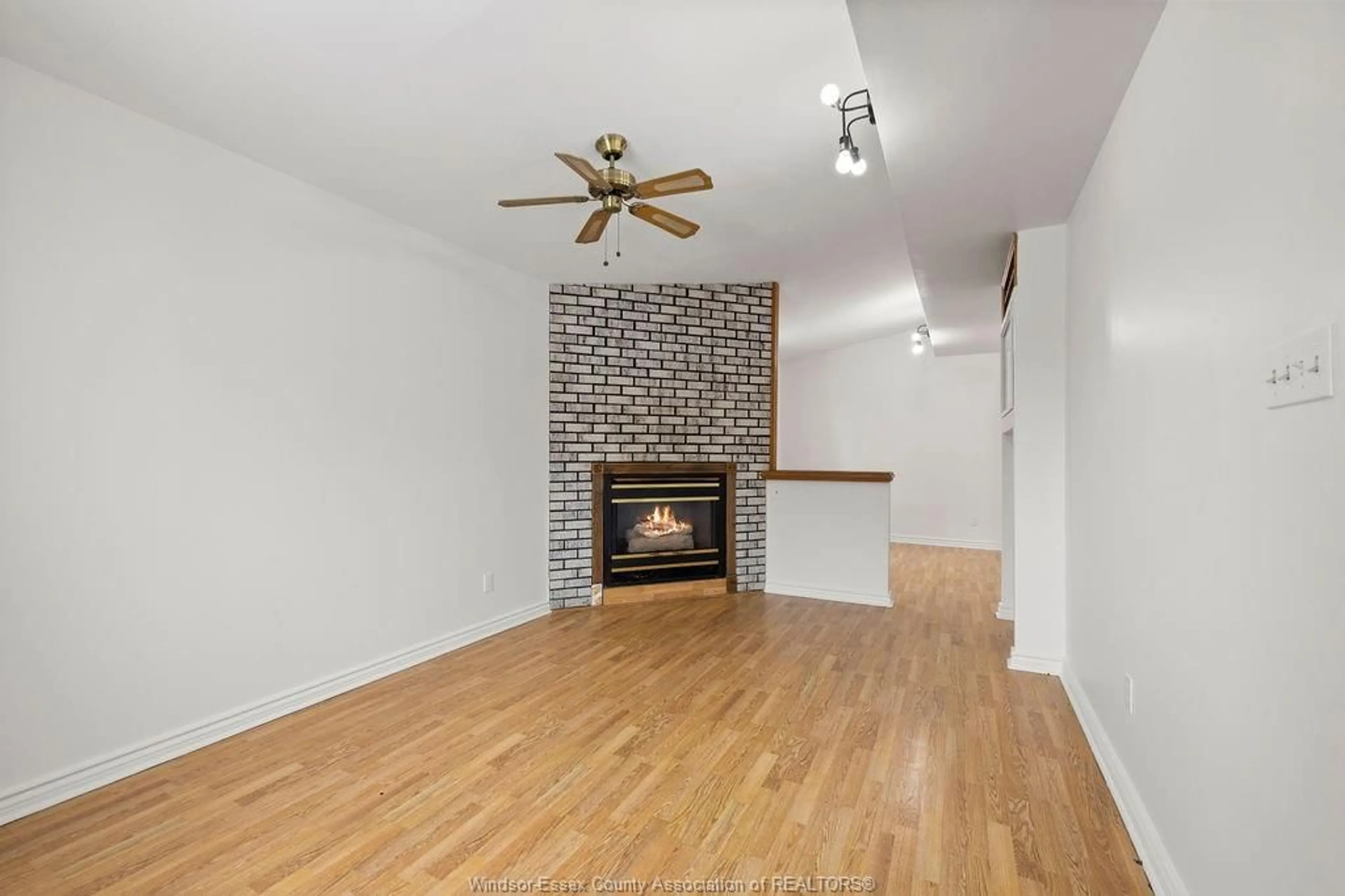 Unknown for 3805 BORRELLI, Windsor Ontario N9G 2H7