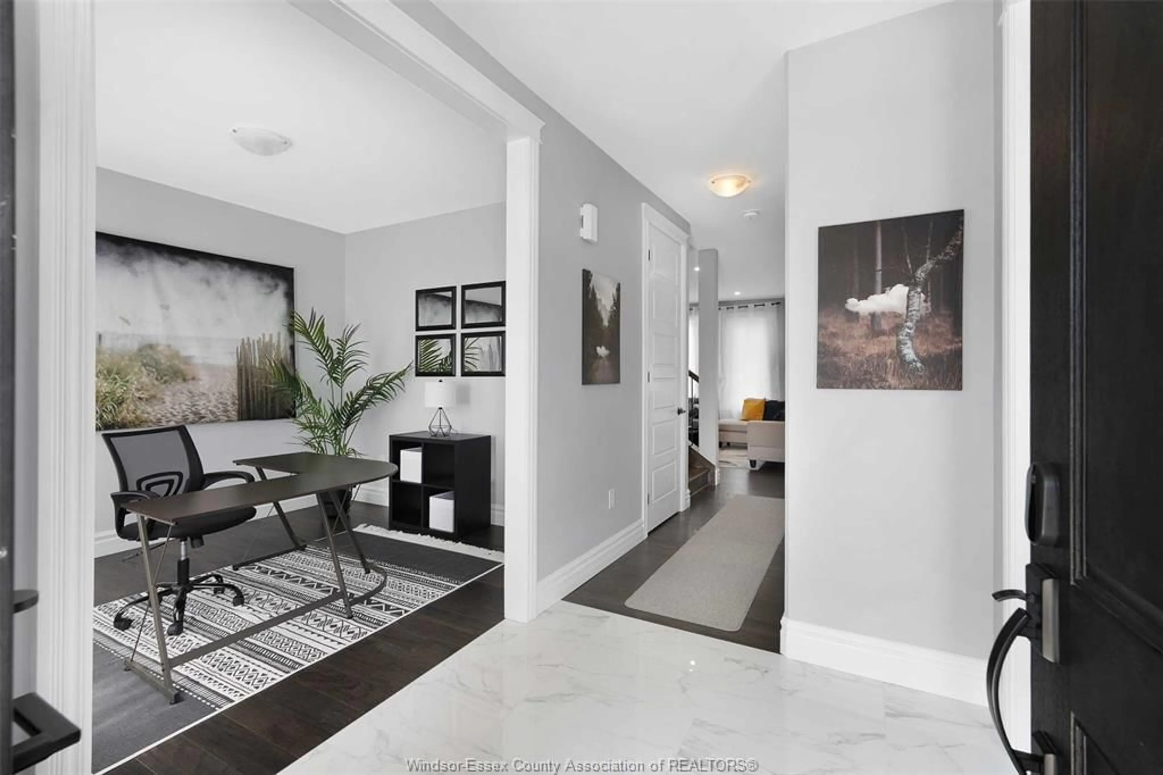 Indoor entryway for 23 BELLEVIEW Dr, Kingsville Ontario N0R 1B0