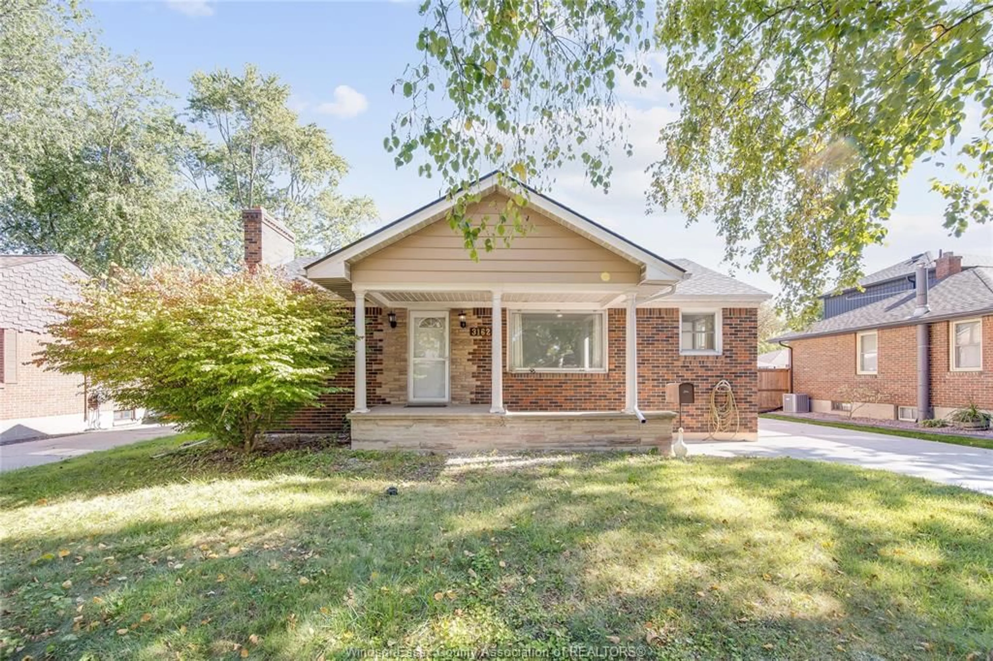 Home with brick exterior material, street for 3162 CURRY Ave, Windsor Ontario N9E 2T3