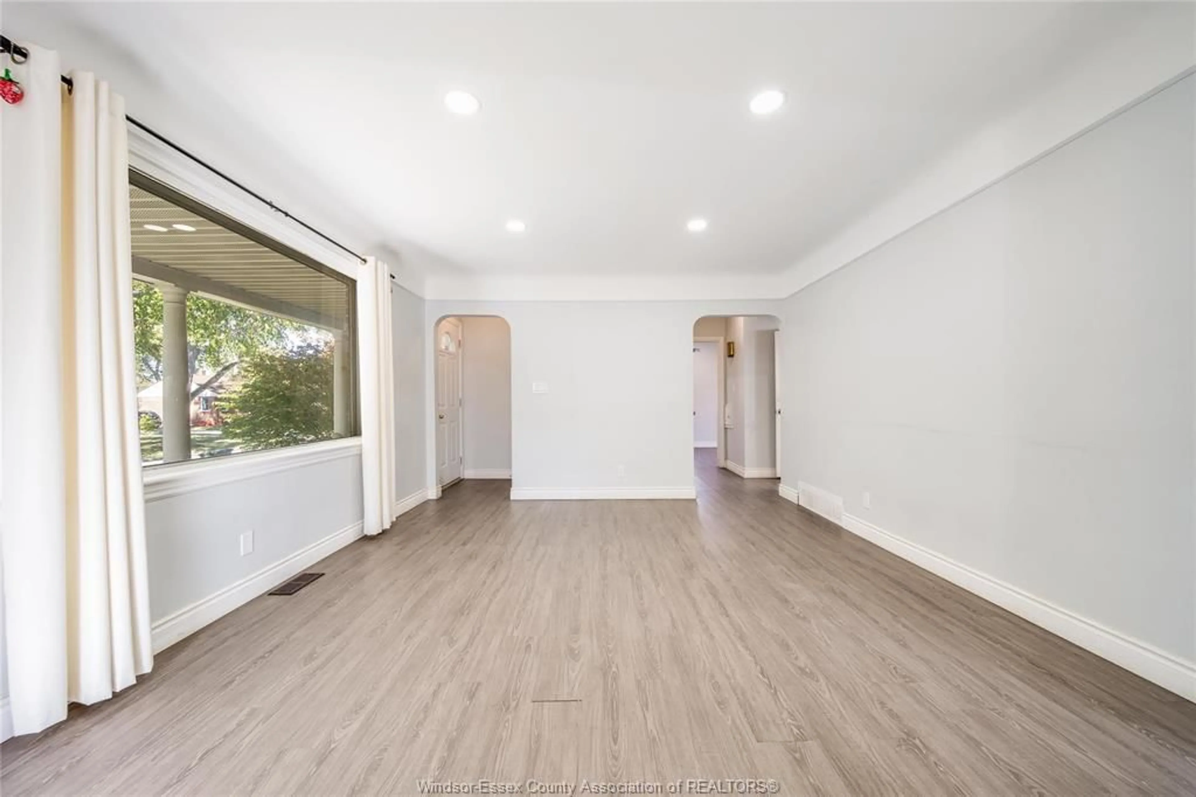 Unknown for 3162 CURRY Ave, Windsor Ontario N9E 2T3