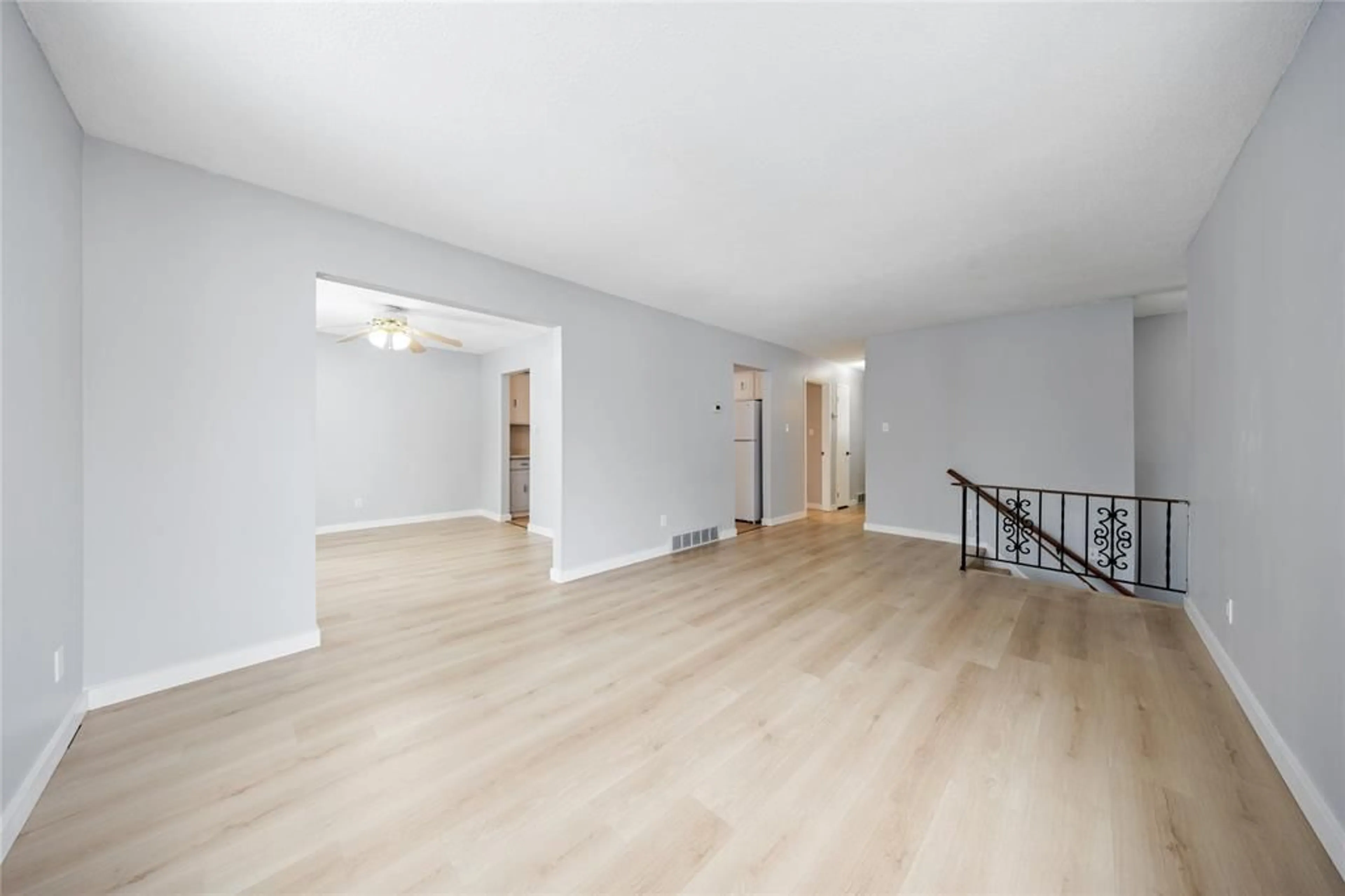 Unknown for 165 Hanna Cres, Sarnia Ontario N7S 4H4