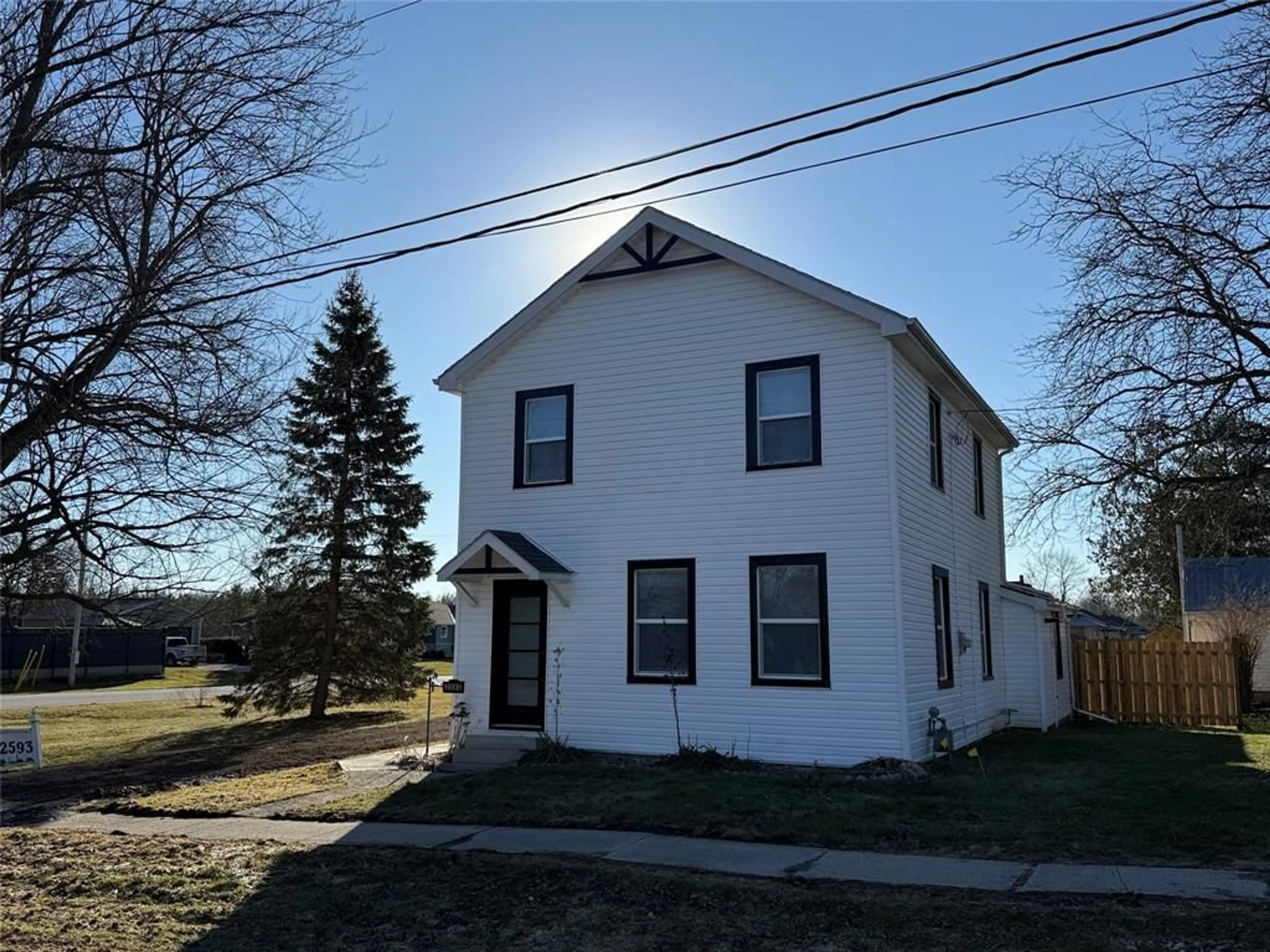 A pic from outside/outdoor area/front of a property/back of a property/a pic from drone, building for 2593 DURYEE St, Oil Springs Ontario N0N 1P0