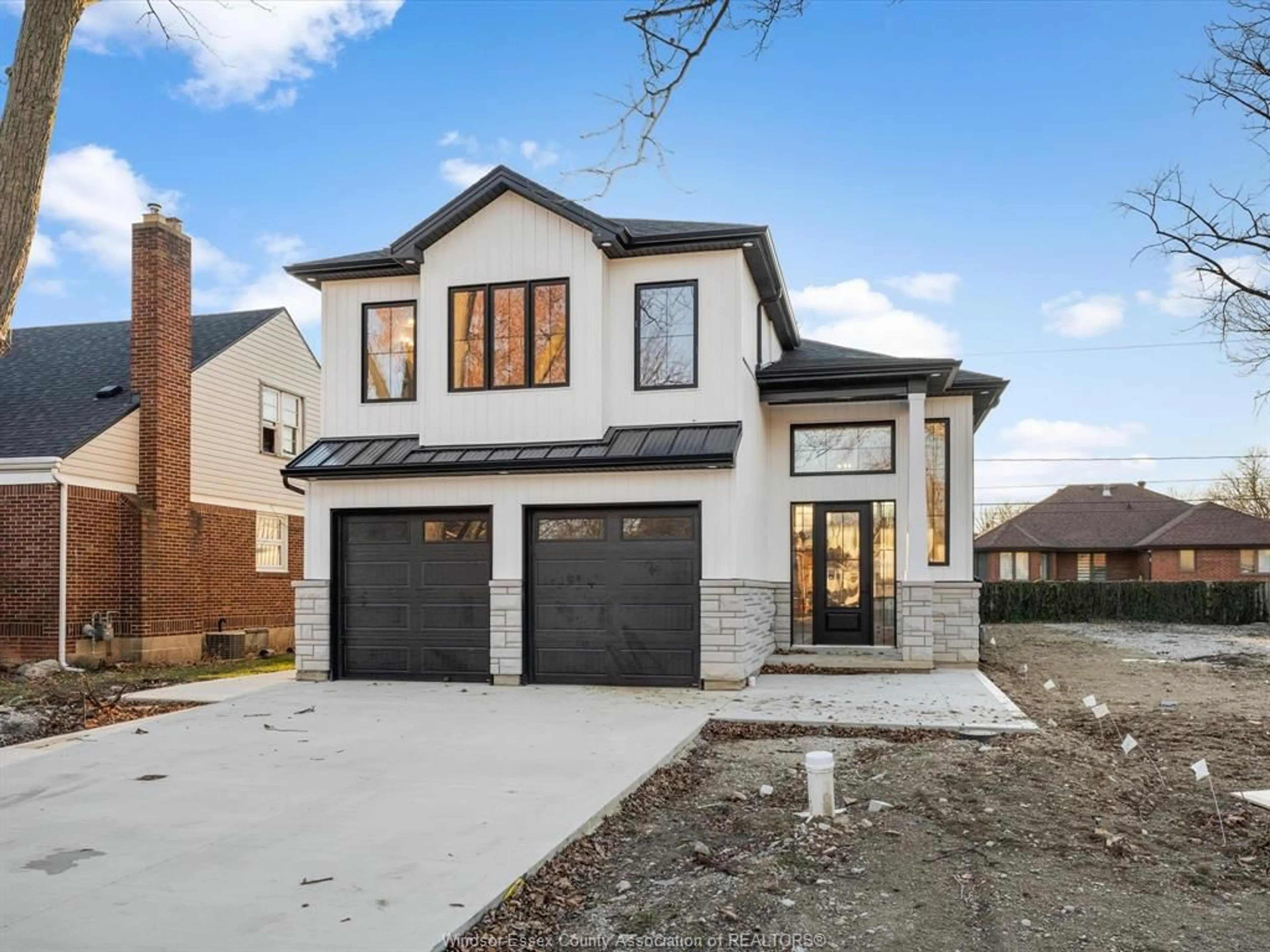 Home with brick exterior material, street for 3277 BYNG, Windsor Ontario N8W 3H1