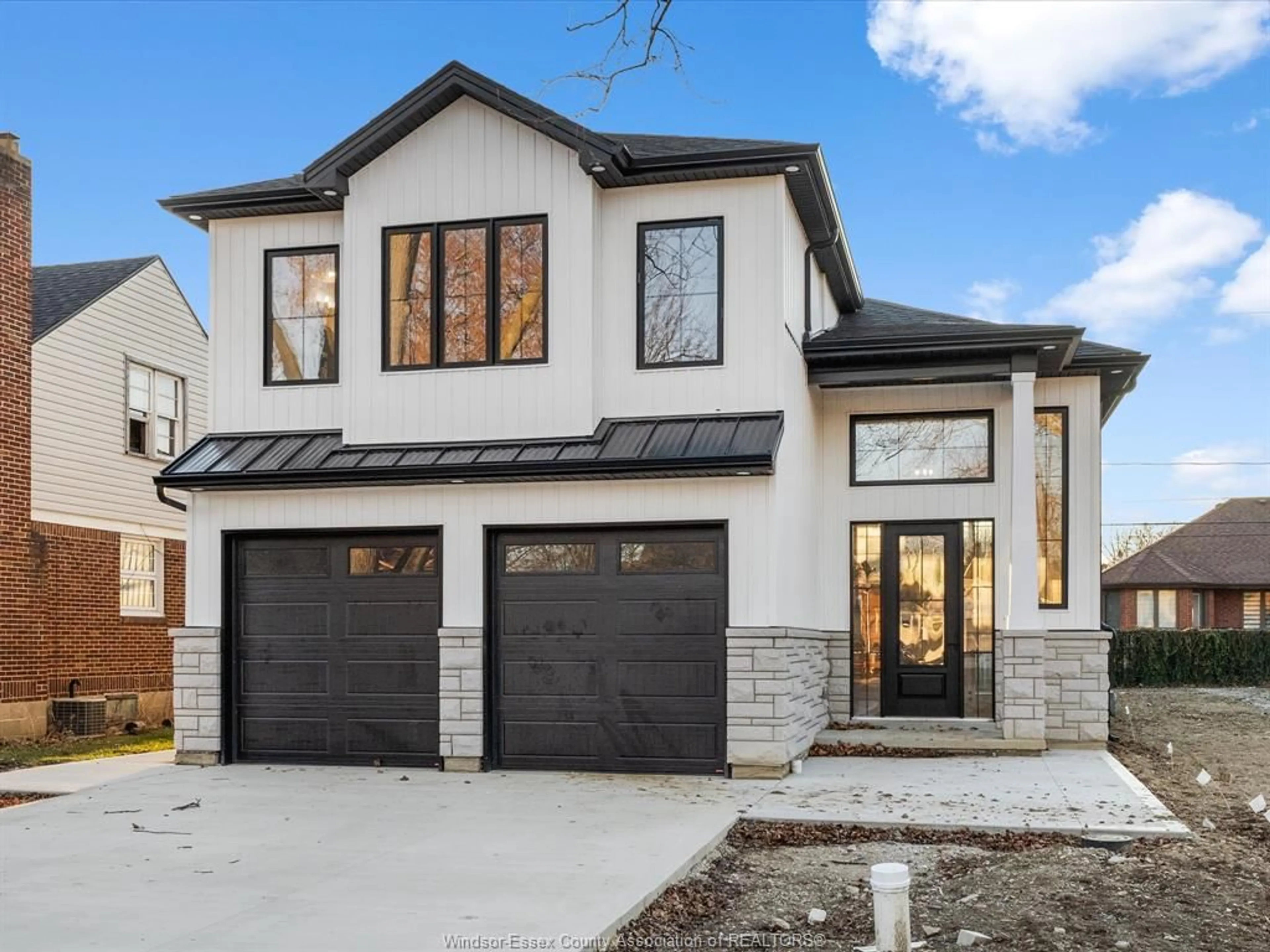 Home with brick exterior material, street for 3277 BYNG, Windsor Ontario N8W 3H1