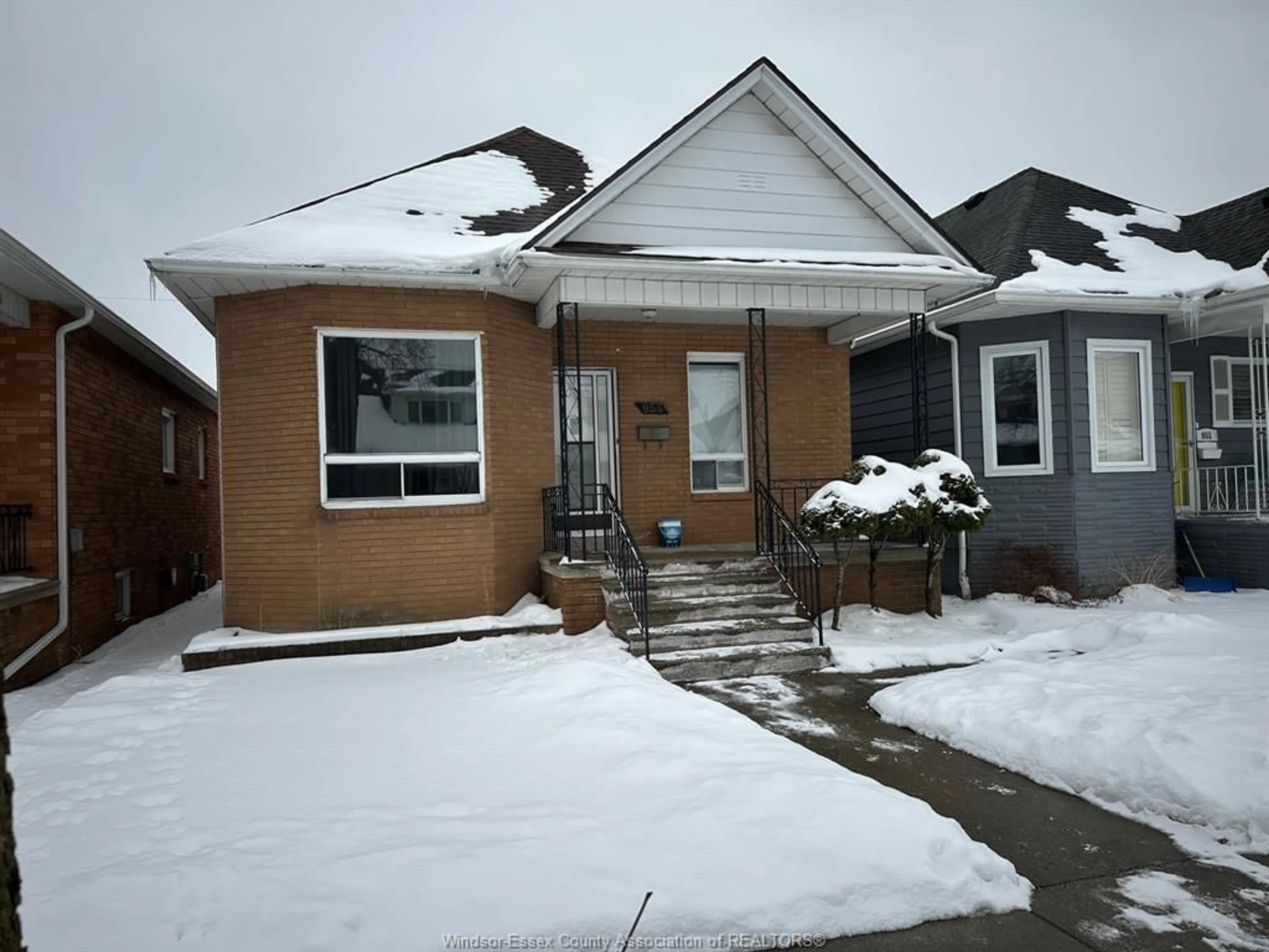 Unknown for 953 GLADSTONE, Windsor Ontario N9A 2R5