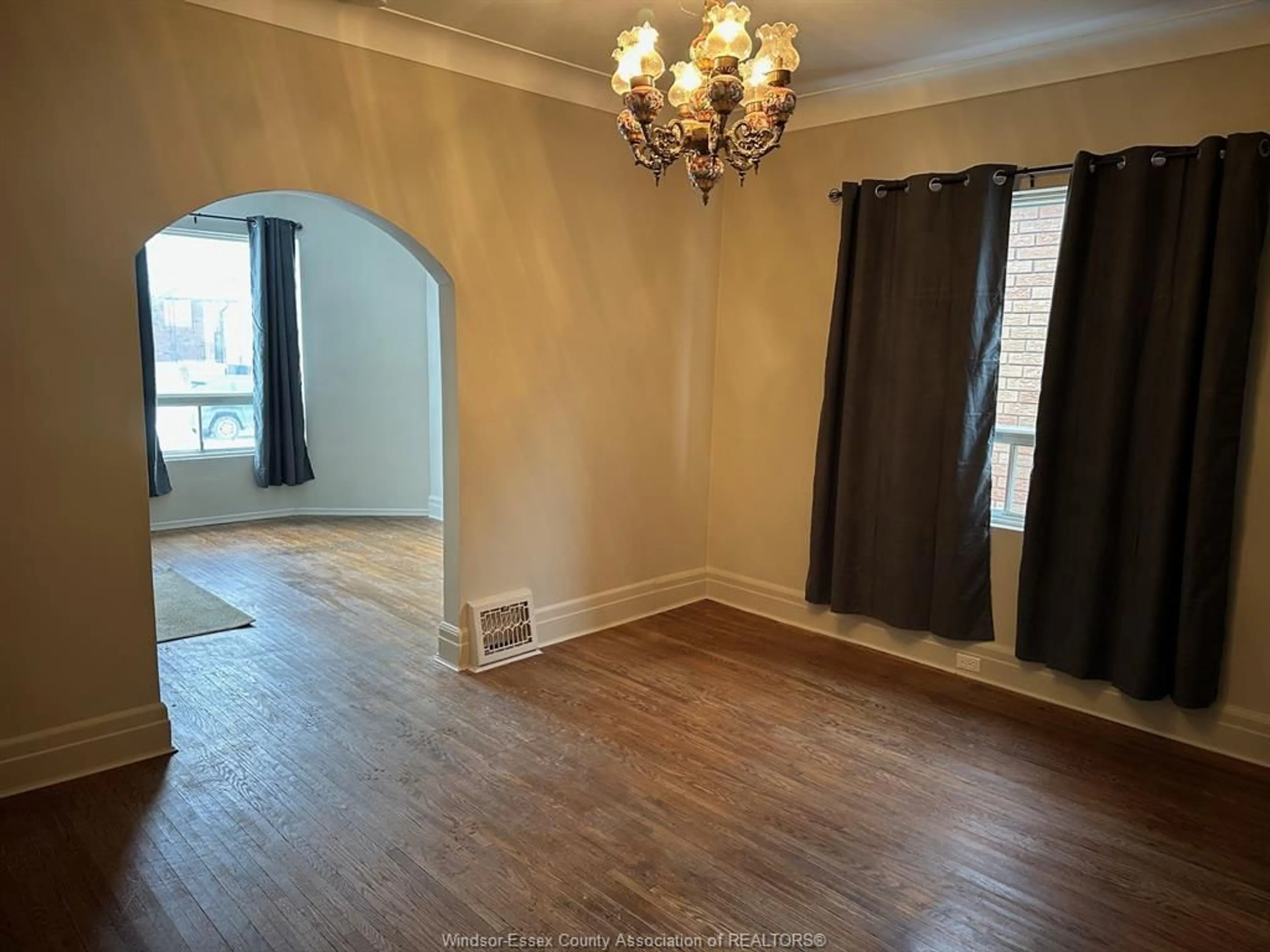 A pic of a room for 953 GLADSTONE, Windsor Ontario N9A 2R5