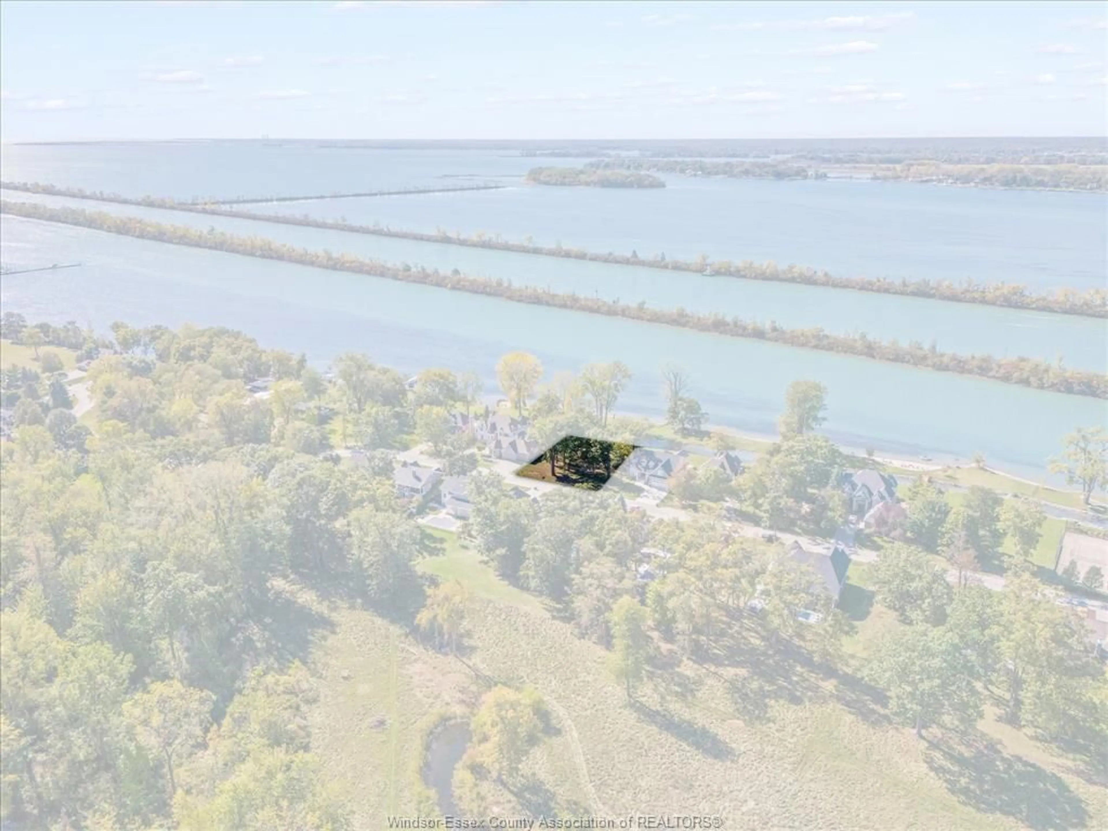 Blurry image for 290 CRYSTAL BAY Dr, Amherstburg Ontario N9V 4A6