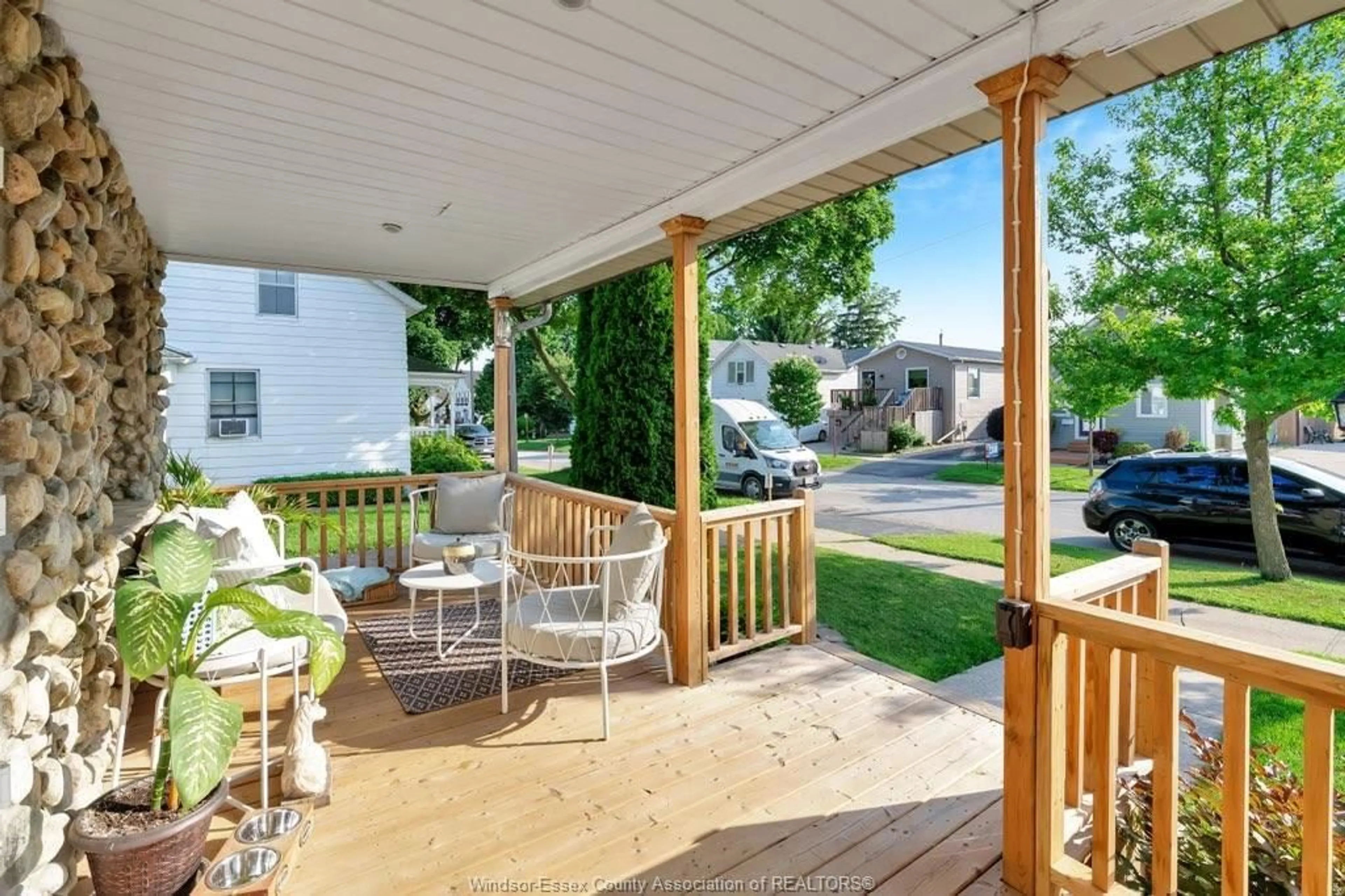 Patio, street for 287 SEYMOUR St, Amherstburg Ontario N9V 2B7