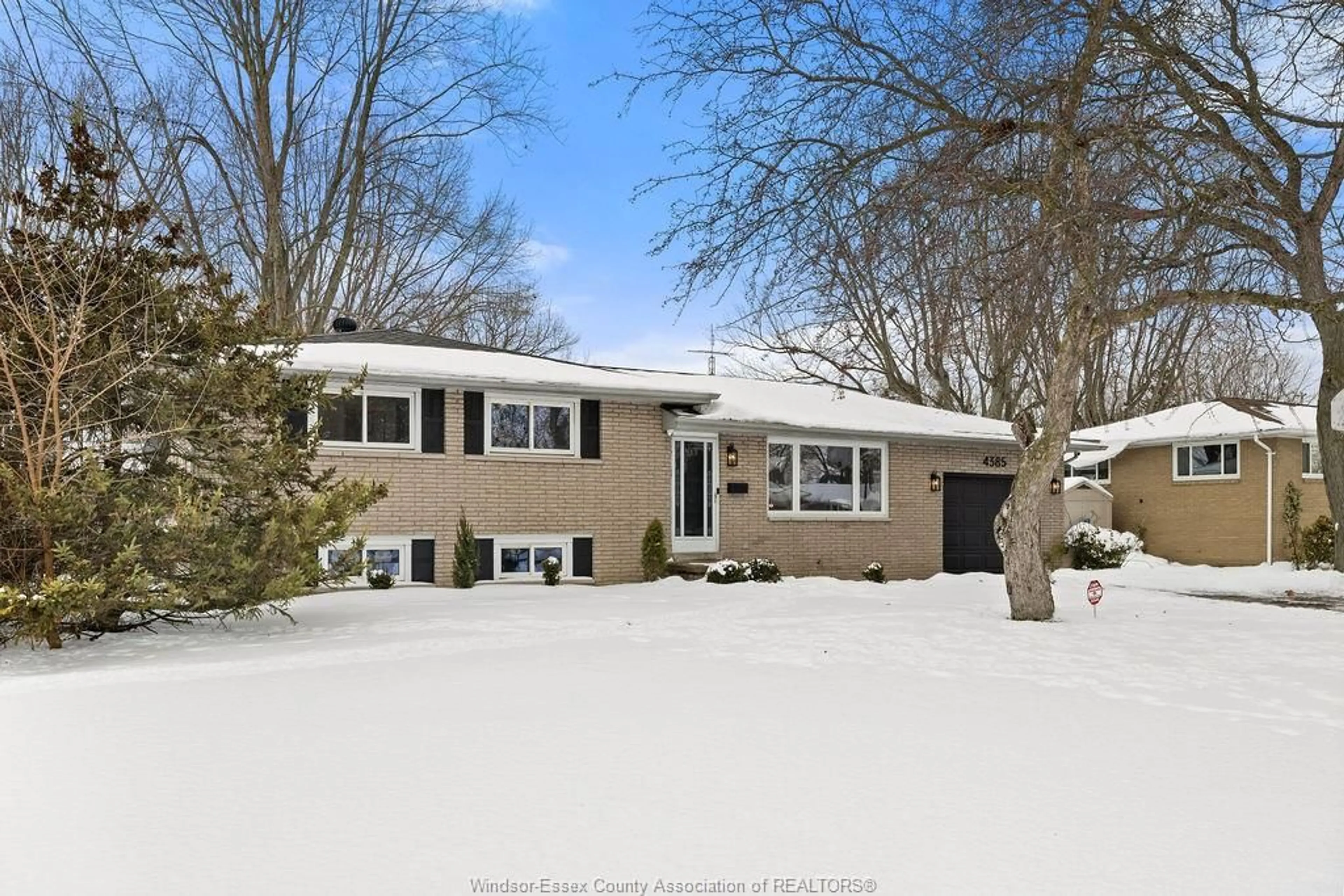 Unknown for 4385 HURON CHURCH LINE Rd, LaSalle Ontario N8H 1H3