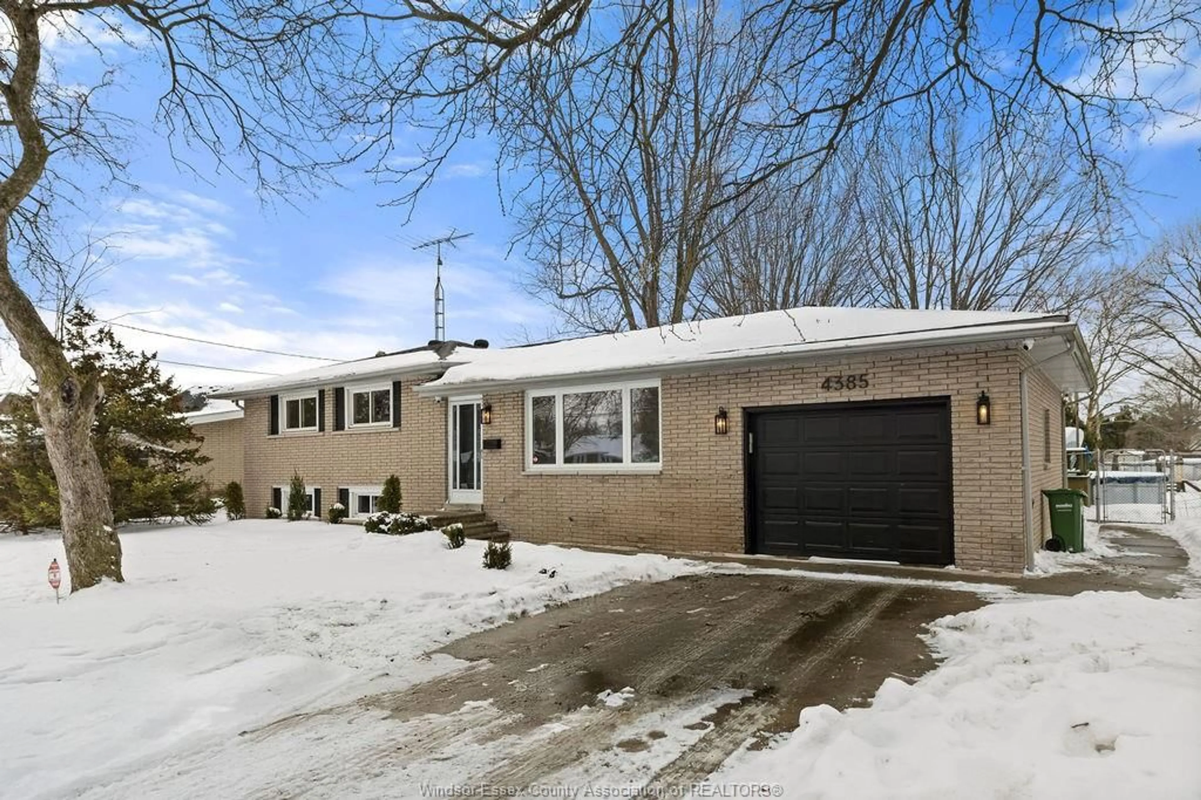 Home with brick exterior material, street for 4385 HURON CHURCH LINE Rd, LaSalle Ontario N8H 1H3